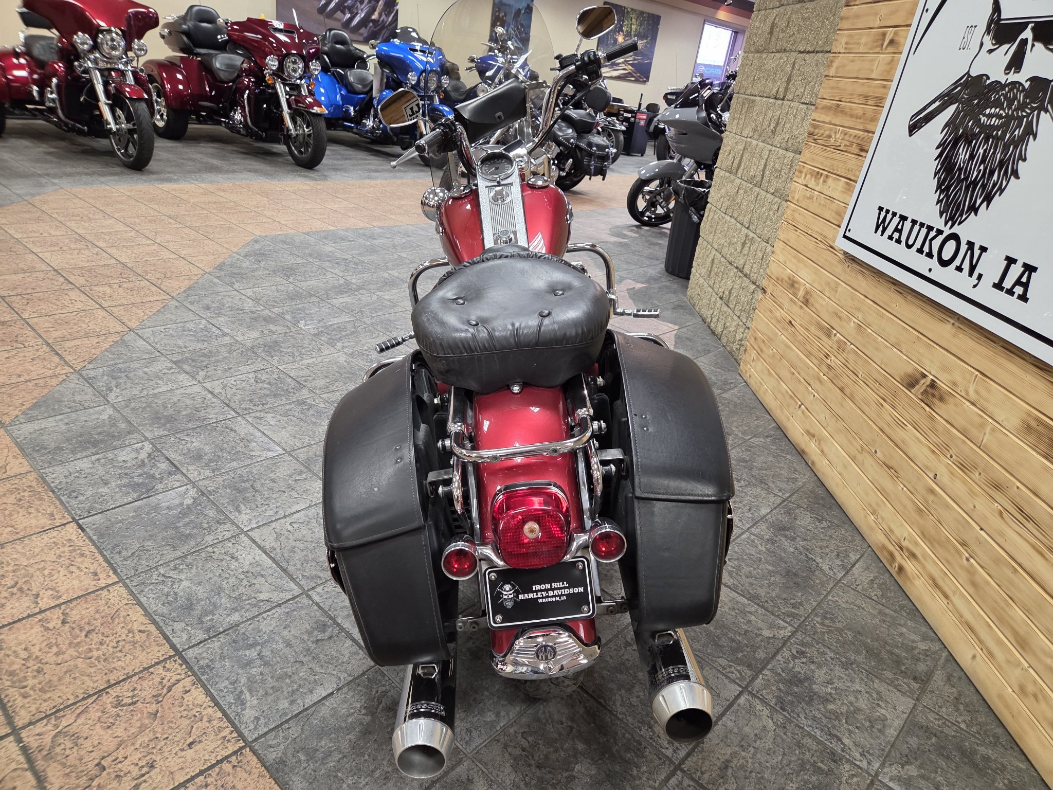 2005 Harley-Davidson FLHRCI Road King® Classic 6