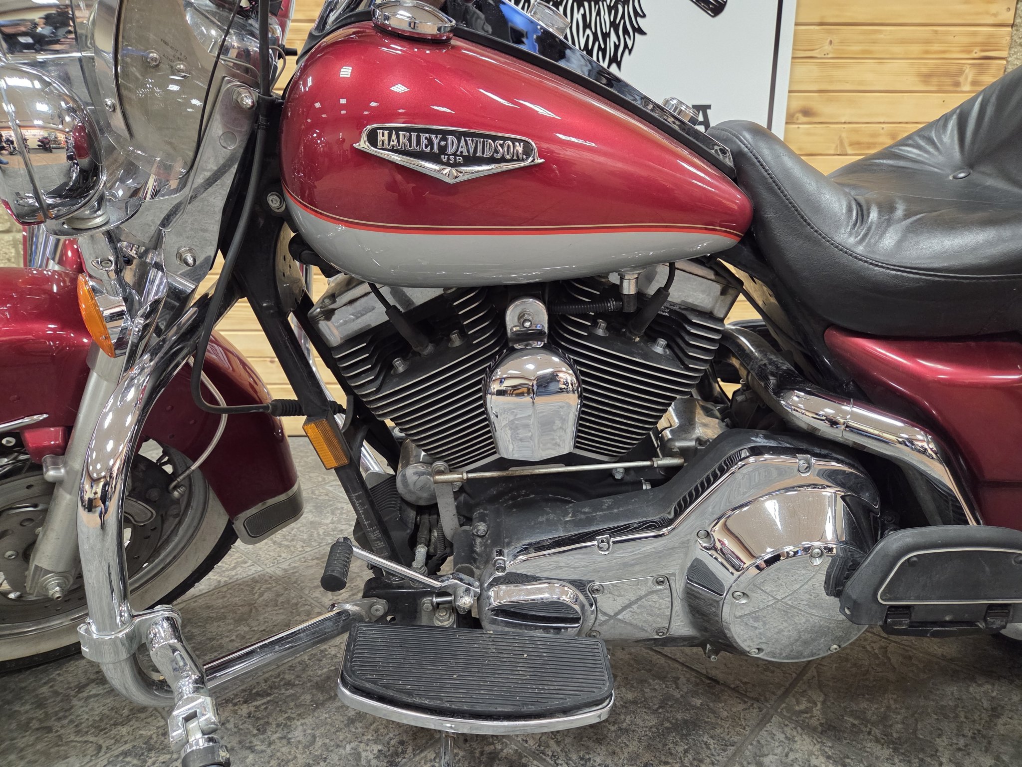 2005 Harley-Davidson FLHRCI Road King® Classic 8