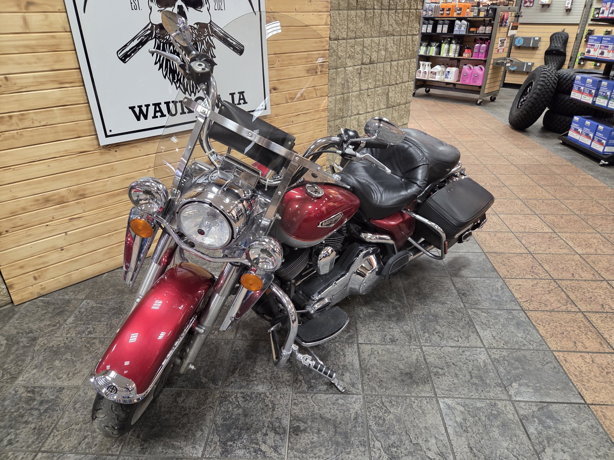 2005 Harley-Davidson FLHRCI Road King® Classic 10