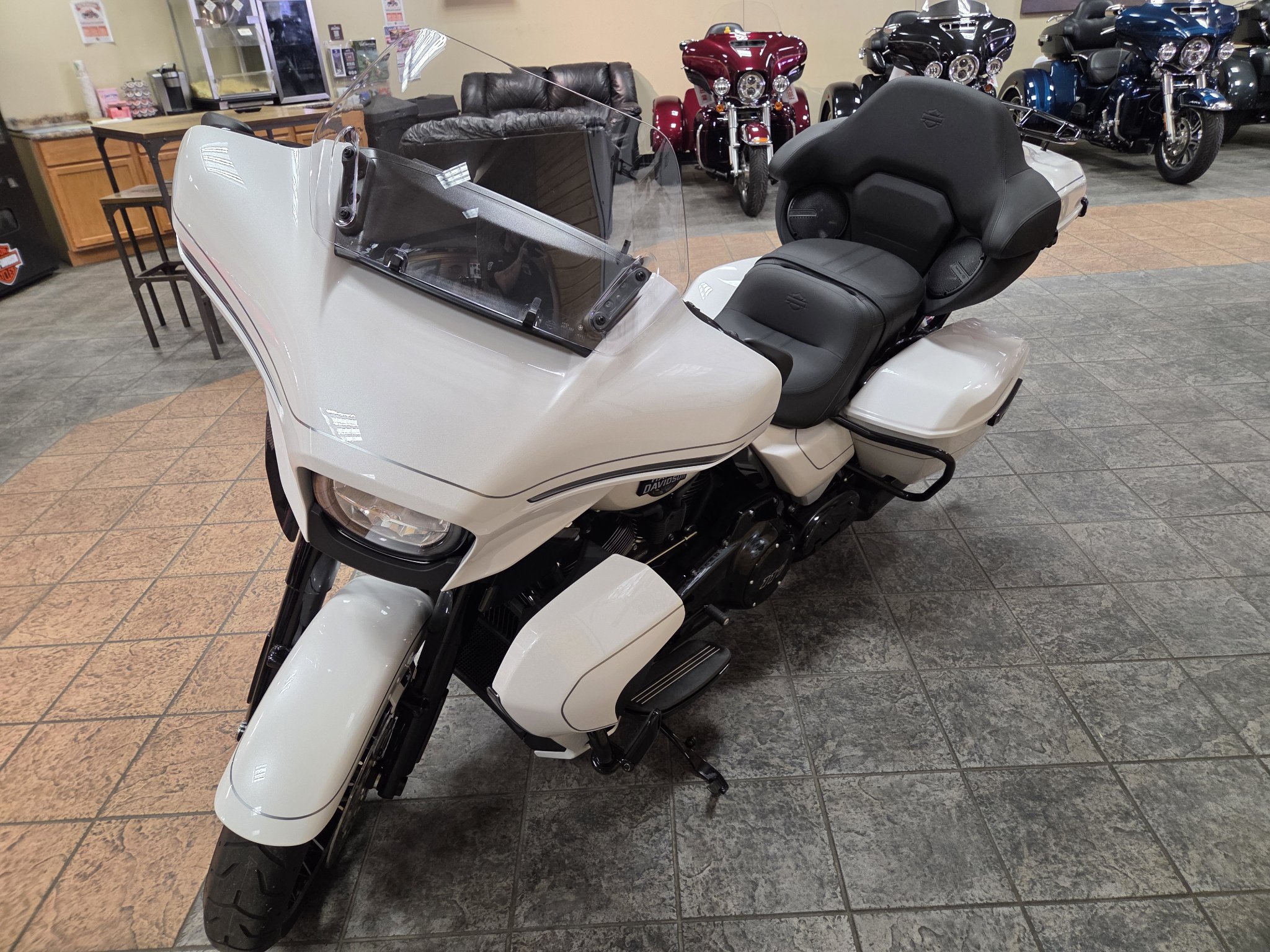 2026 Harley-Davidson Street Glide® Limited 11