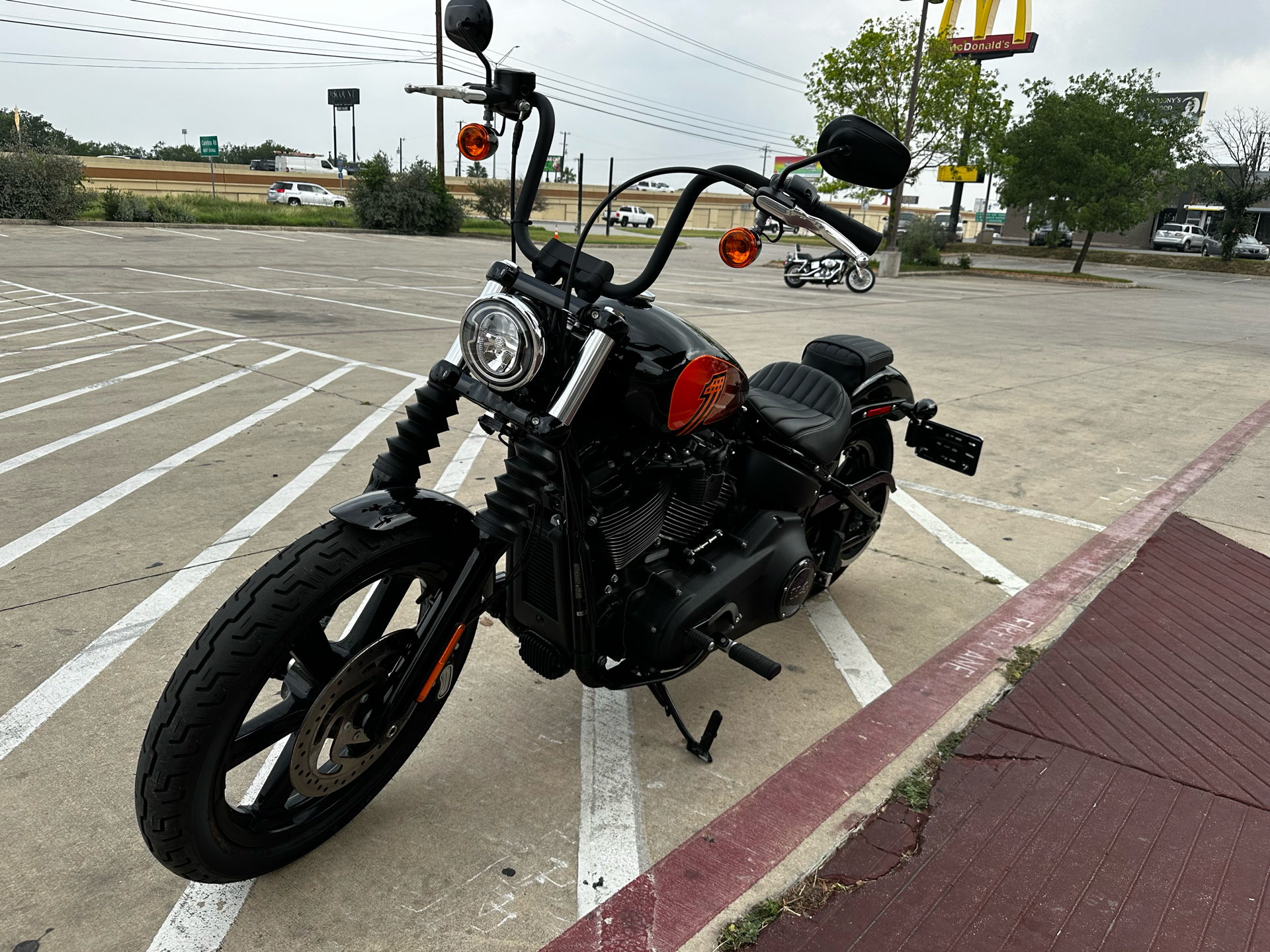 2023 Harley-Davidson Street Bob® 114 in San Antonio, Texas - Photo 4