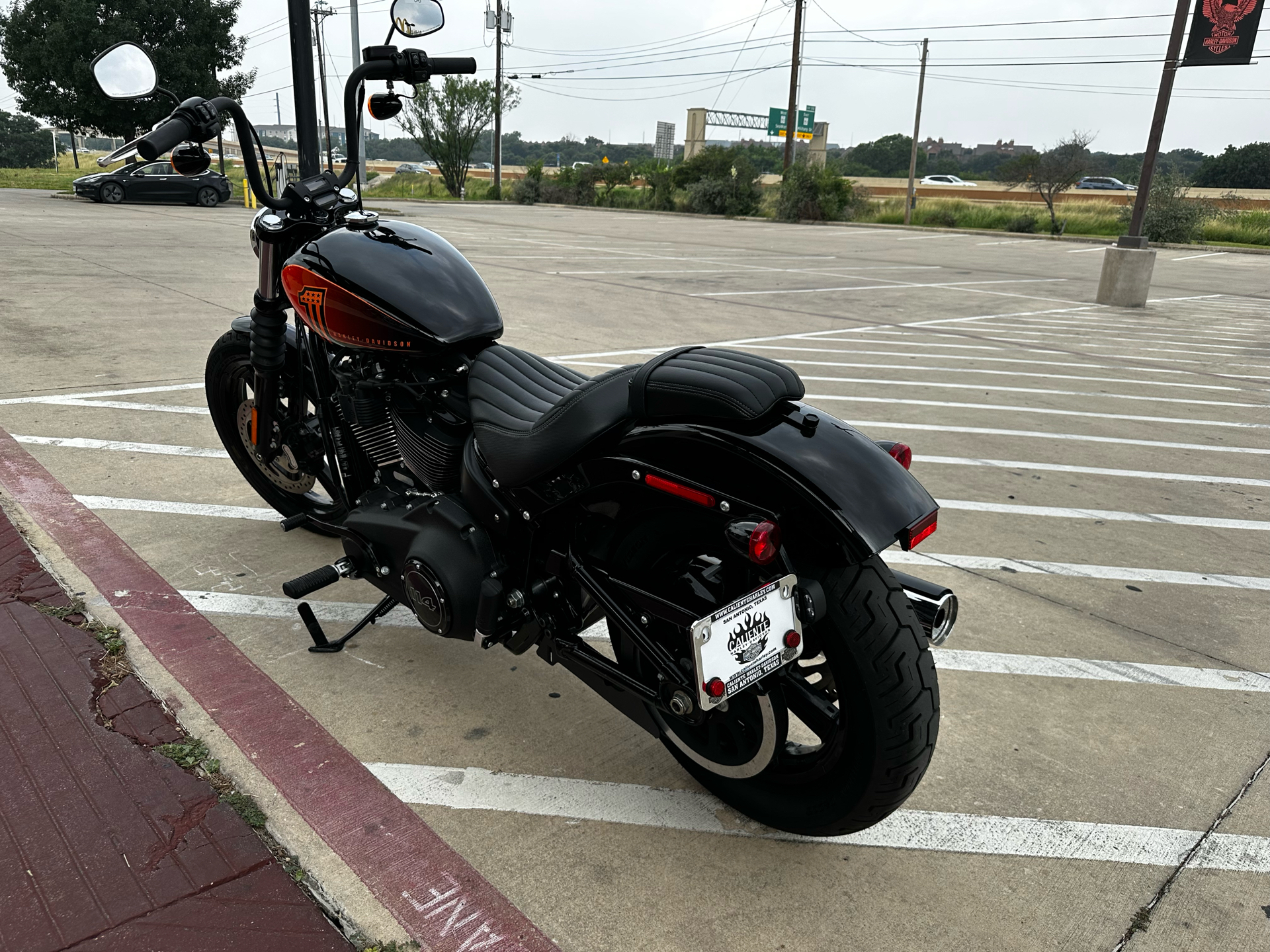 2023 Harley-Davidson Street Bob® 114 in San Antonio, Texas - Photo 6