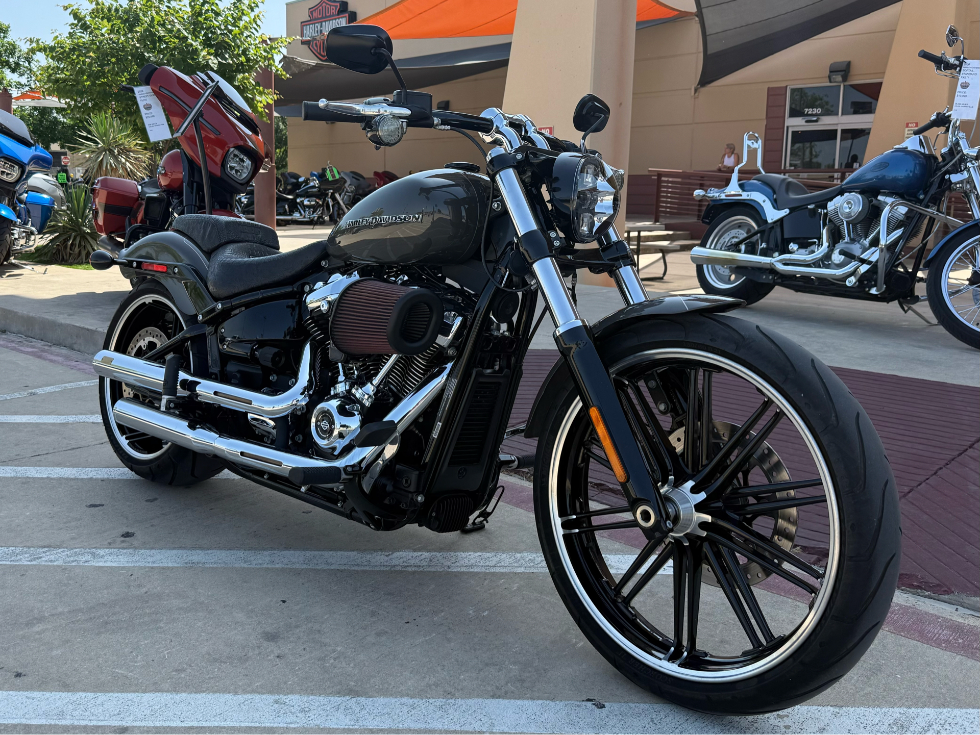 2019 Harley-Davidson Breakout® 107 in San Antonio, Texas - Photo 2
