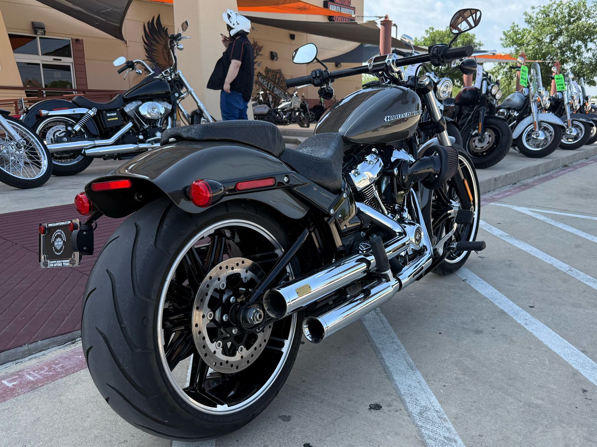 2019 Harley-Davidson Breakout® 107 in San Antonio, Texas - Photo 8