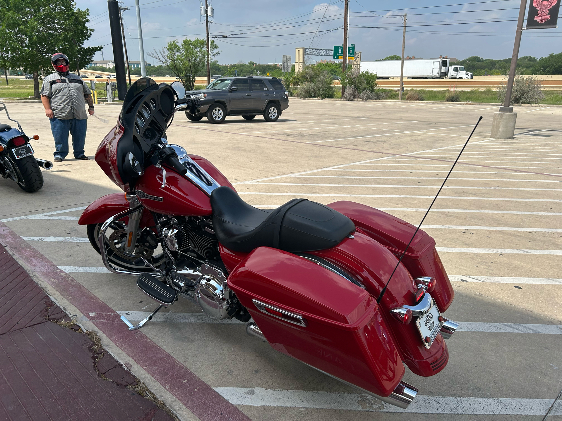 2023 Harley-Davidson Street Glide® in San Antonio, Texas - Photo 6