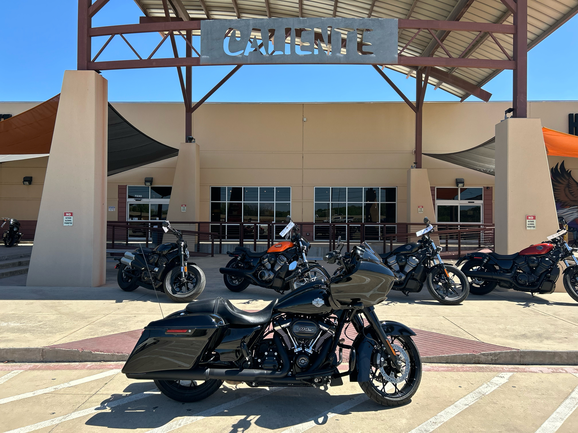 2023 Harley-Davidson Road Glide® Special 1