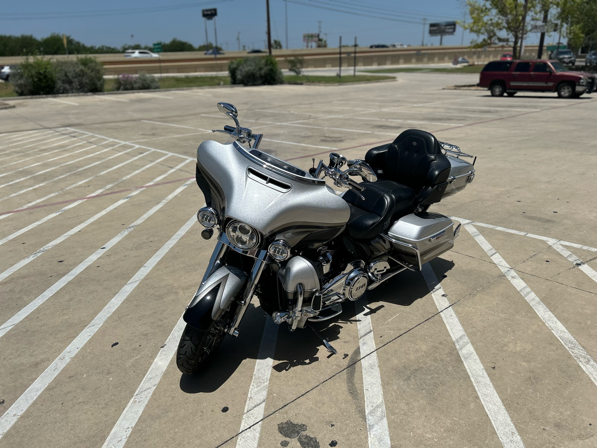 2017 Harley-Davidson CVO™ Limited in San Antonio, Texas - Photo 4
