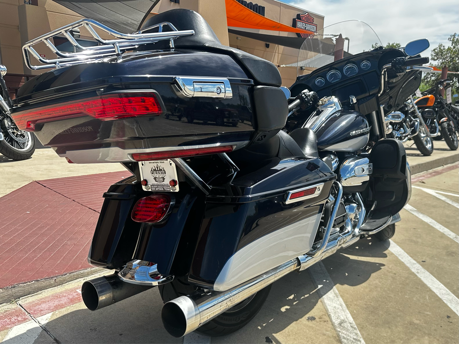 2019 Harley-Davidson Ultra Limited in San Antonio, Texas - Photo 8