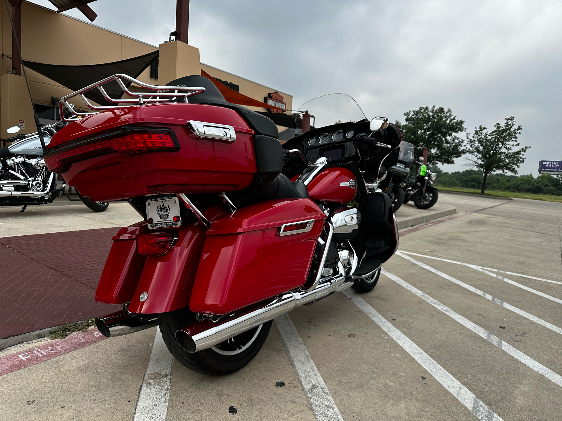 2023 Harley-Davidson Ultra Limited in San Antonio, Texas - Photo 8