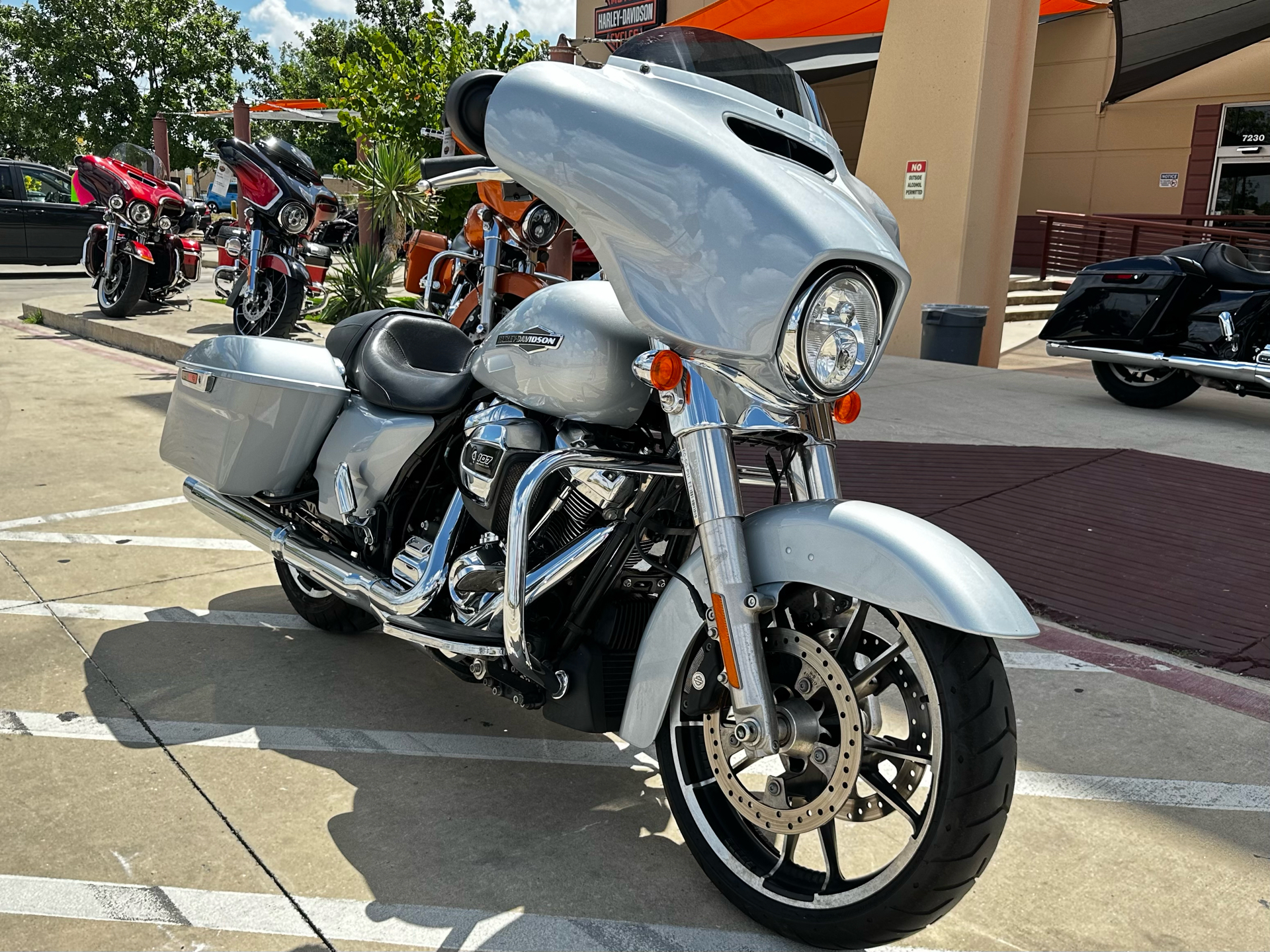 2023 Harley-Davidson Street Glide® in San Antonio, Texas - Photo 2