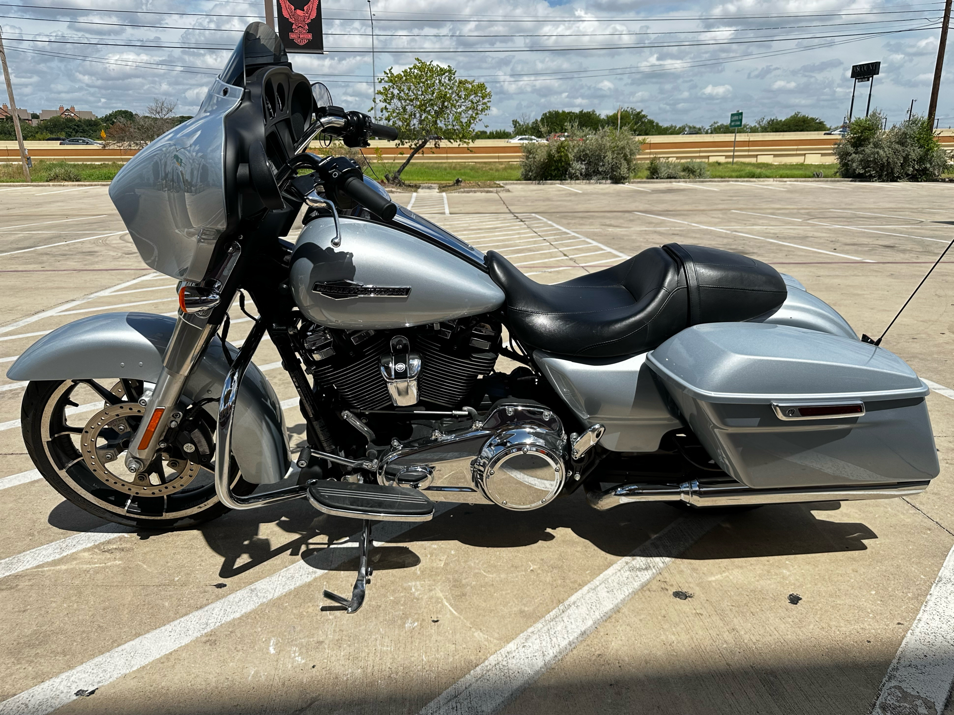 2023 Harley-Davidson Street Glide® in San Antonio, Texas - Photo 5