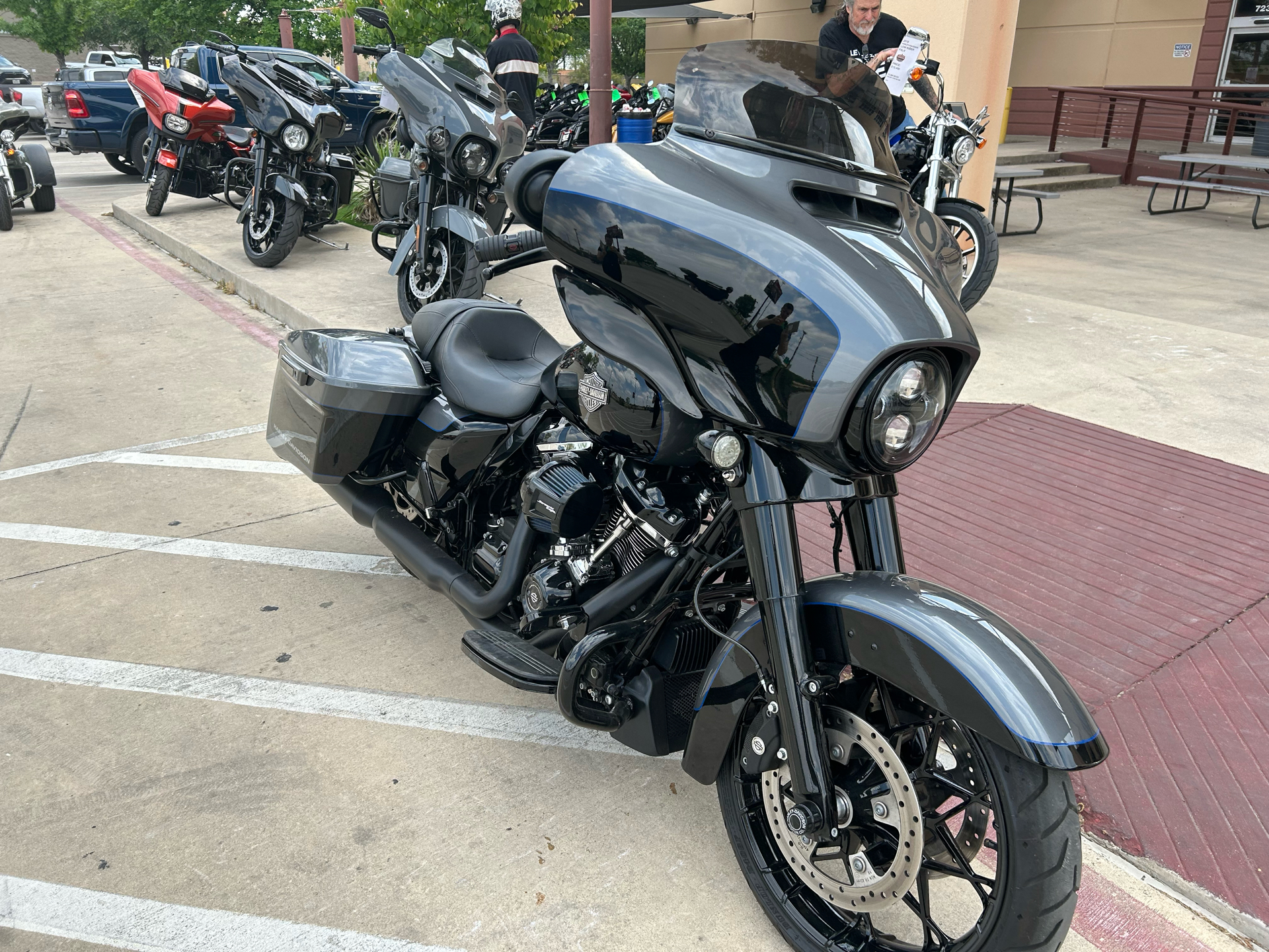 2021 Harley-Davidson Street Glide® Special in San Antonio, Texas - Photo 2