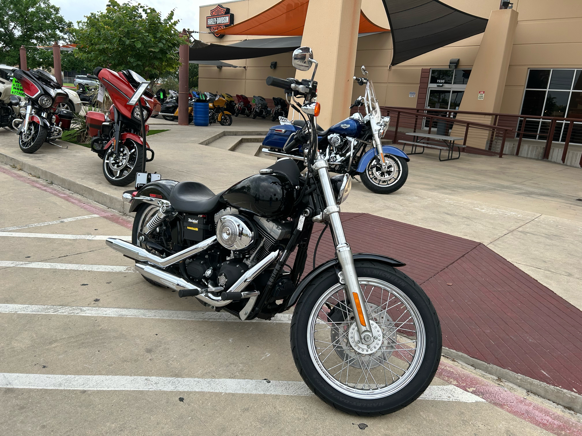 2006 Harley-Davidson Dyna™ Street Bob™ in San Antonio, Texas - Photo 2