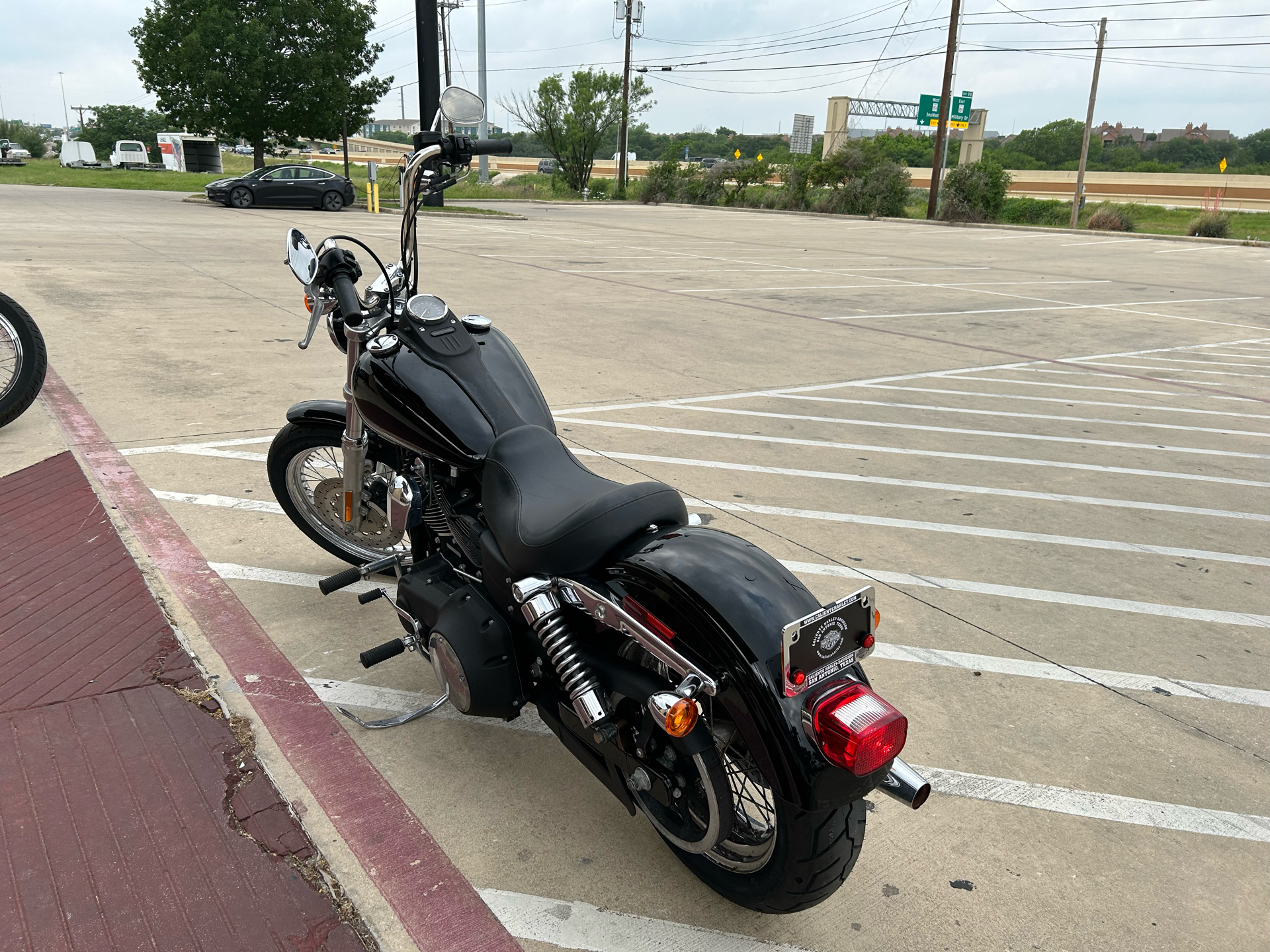 2006 Harley-Davidson Dyna™ Street Bob™ in San Antonio, Texas - Photo 6