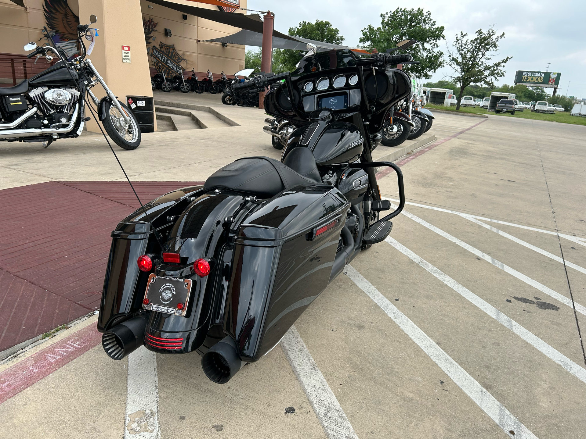 2020 Harley-Davidson Street Glide® Special in San Antonio, Texas - Photo 8