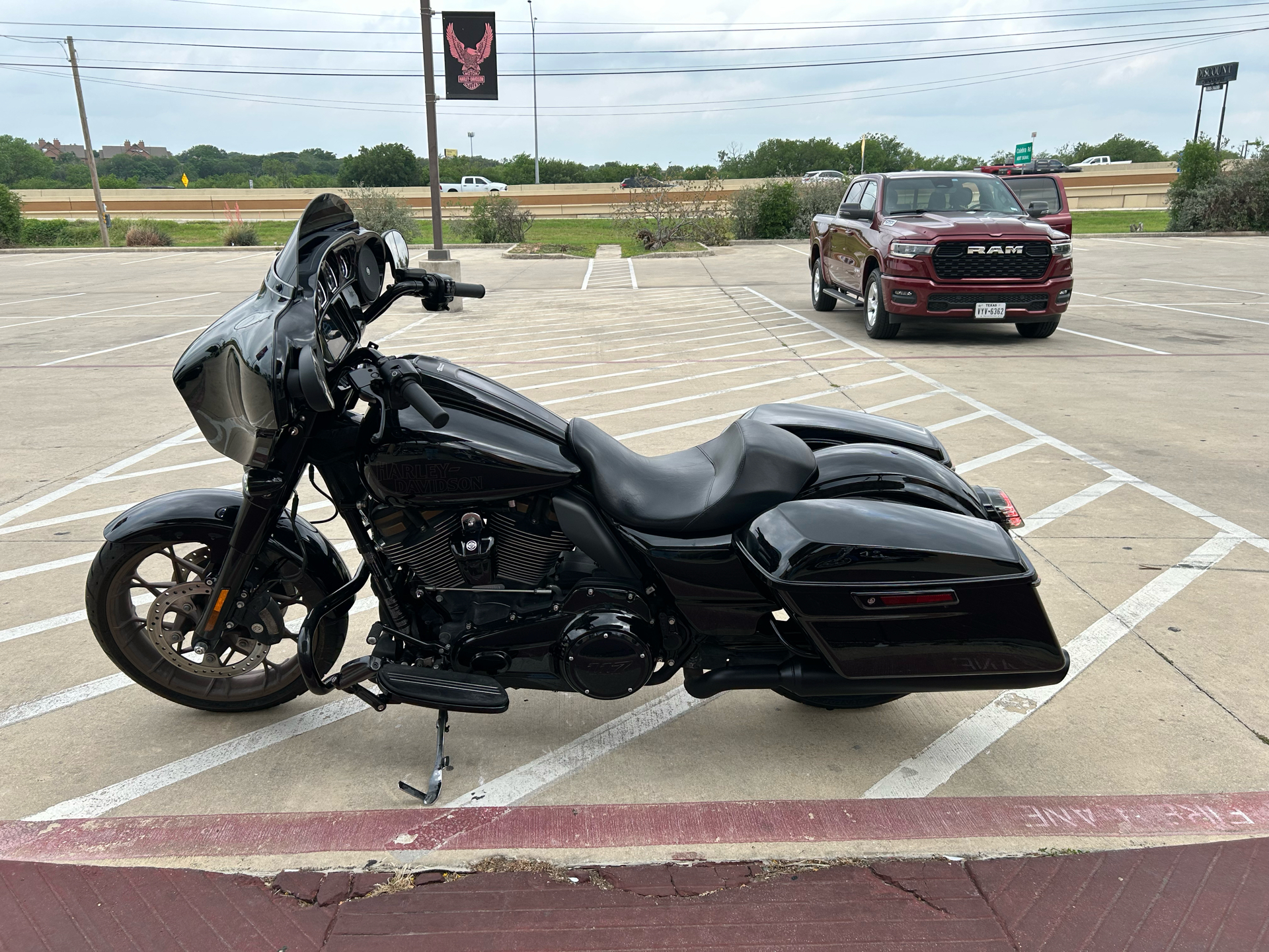 2022 Harley-Davidson Street Glide® ST in San Antonio, Texas - Photo 5
