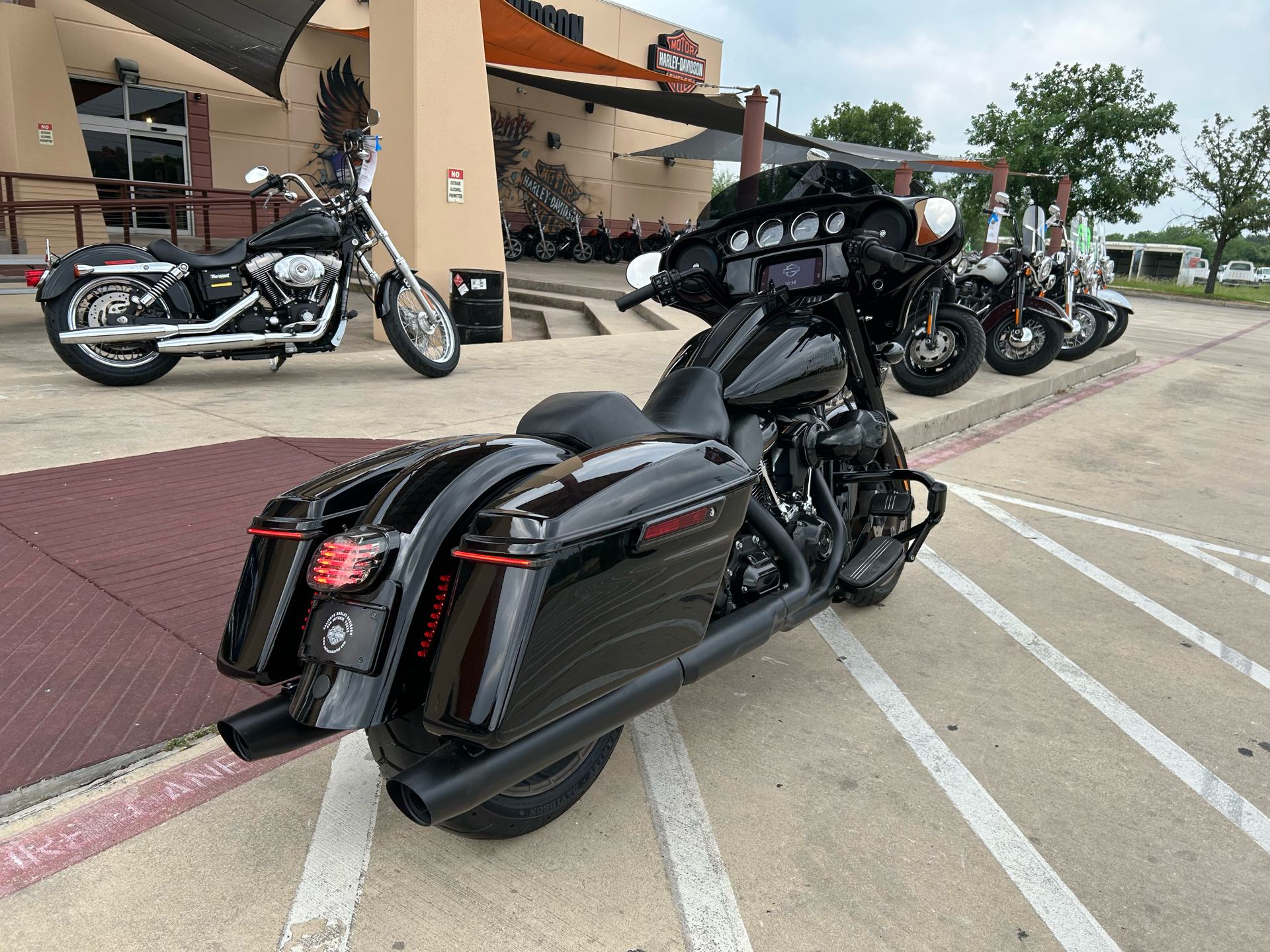 2022 Harley-Davidson Street Glide® ST in San Antonio, Texas - Photo 8