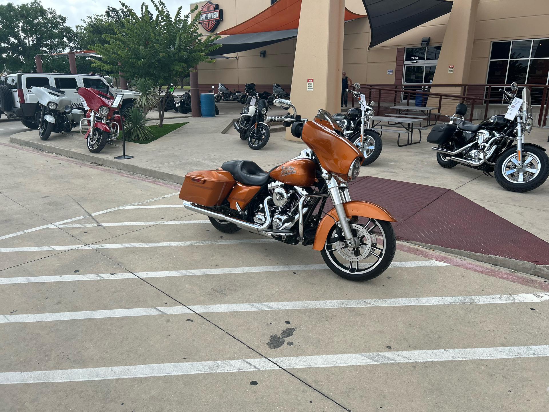 2014 Harley-Davidson Street Glide® in San Antonio, Texas - Photo 2