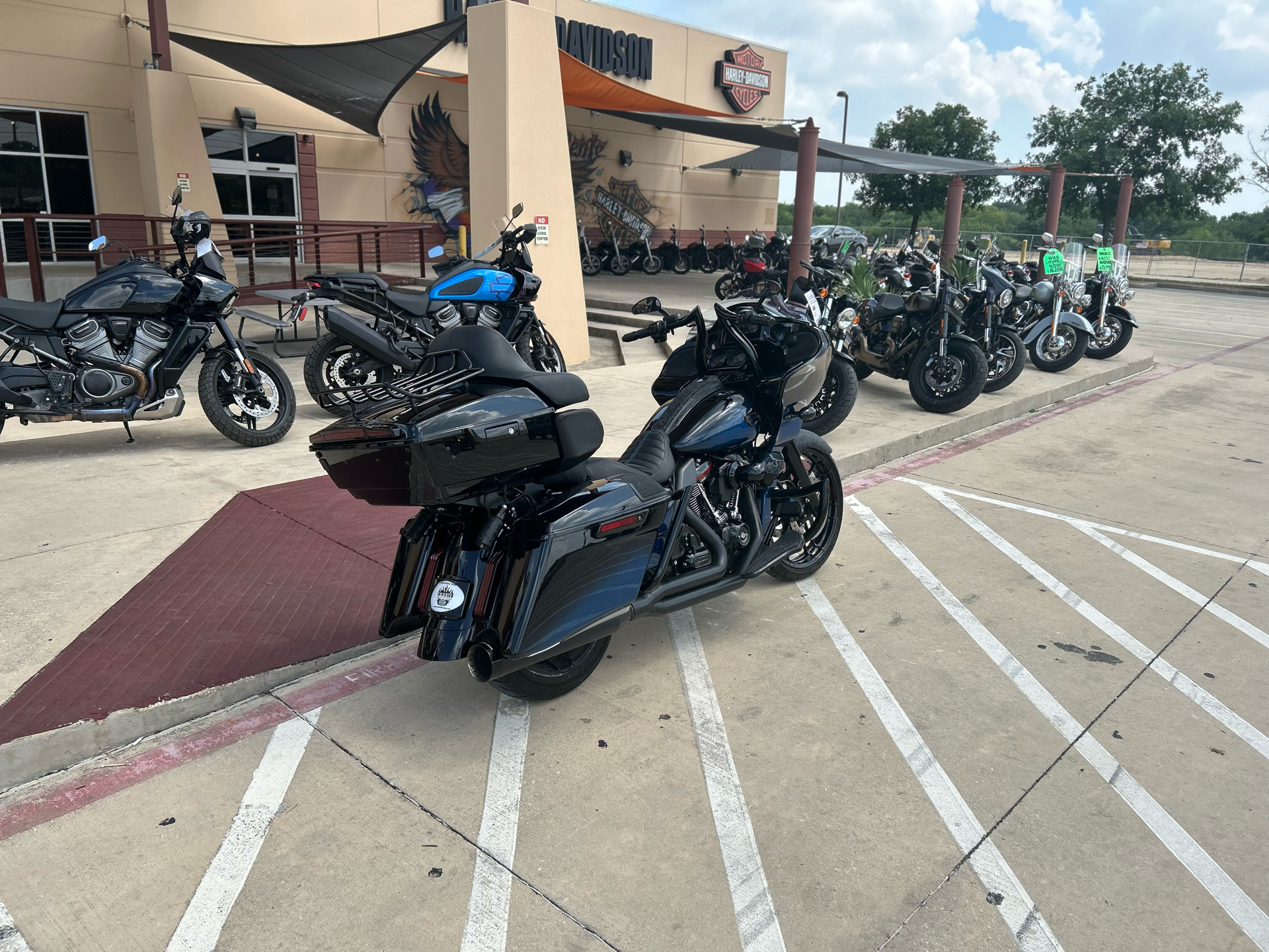2019 Harley-Davidson CVO™ Road Glide® in San Antonio, Texas - Photo 8