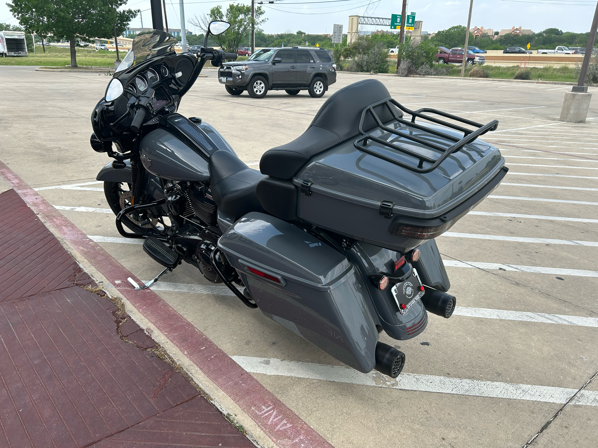 2022 Harley-Davidson Street Glide® Special in San Antonio, Texas - Photo 6