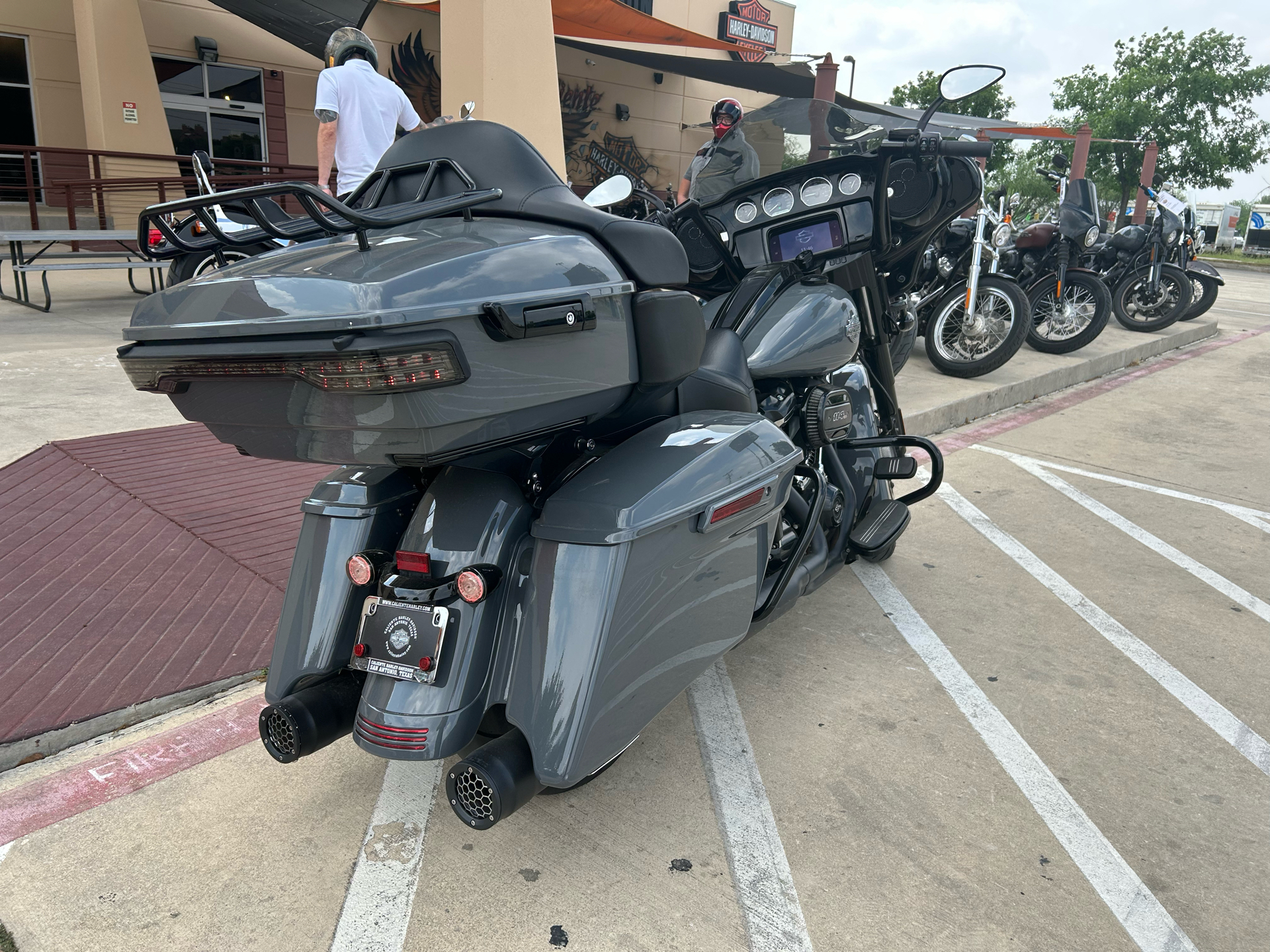 2022 Harley-Davidson Street Glide® Special in San Antonio, Texas - Photo 8