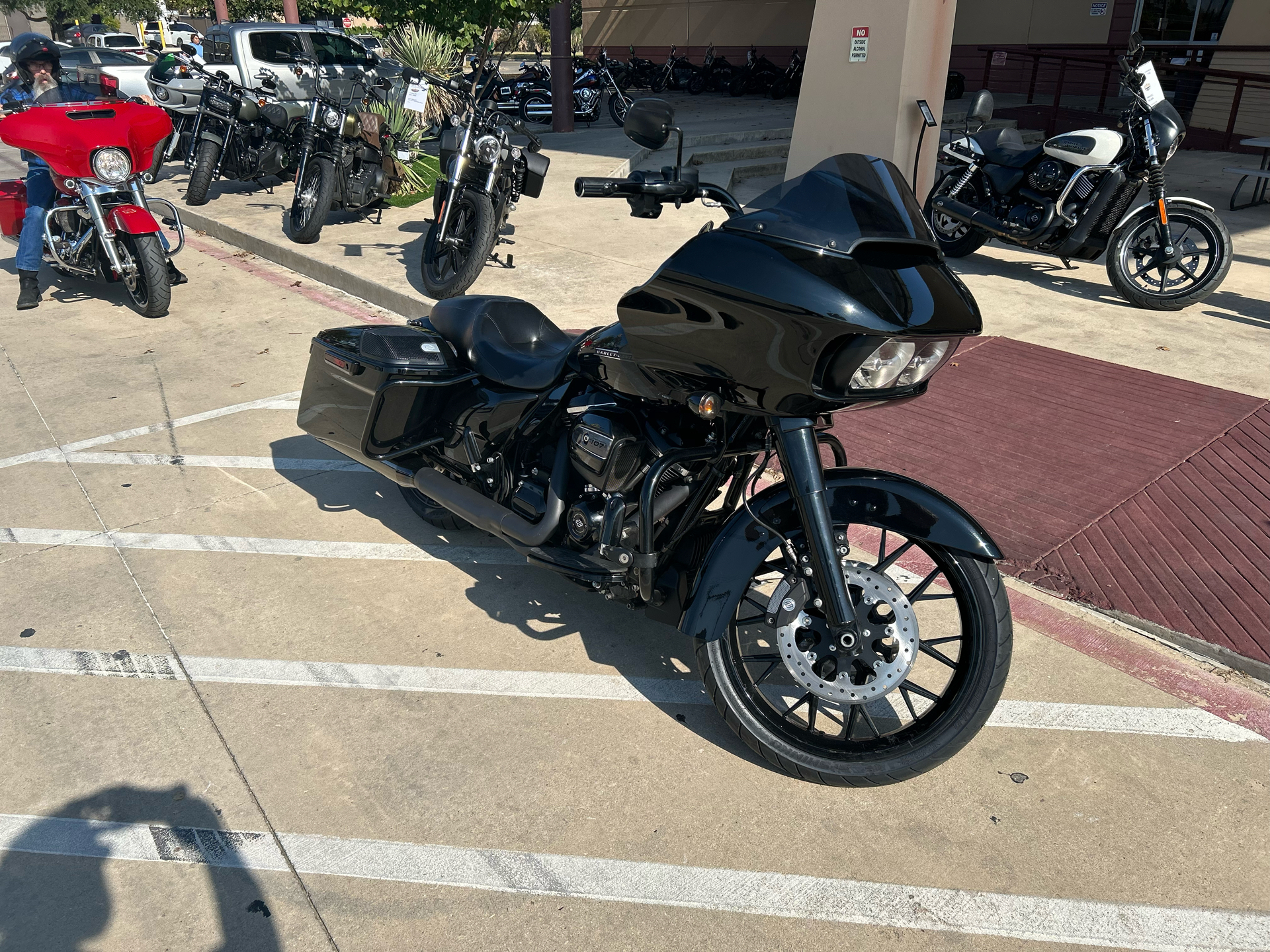 2018 Harley-Davidson Road Glide® Special in San Antonio, Texas - Photo 2