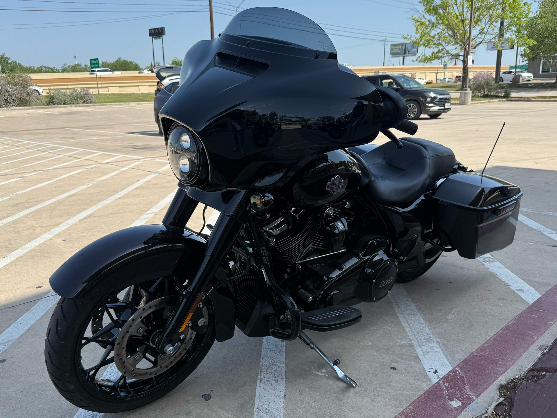 2021 Harley-Davidson Street Glide® Special in San Antonio, Texas - Photo 4