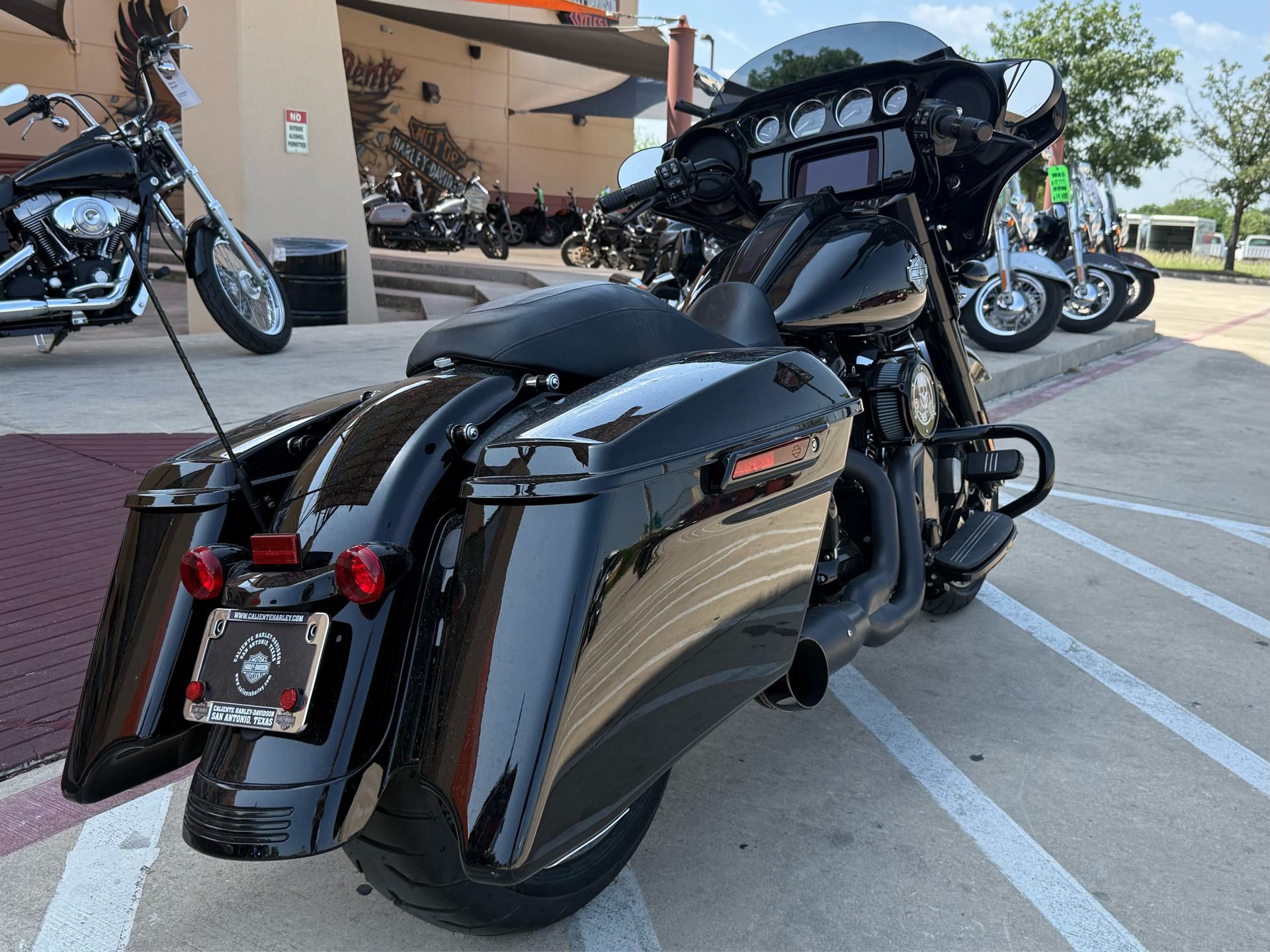 2021 Harley-Davidson Street Glide® Special in San Antonio, Texas - Photo 8