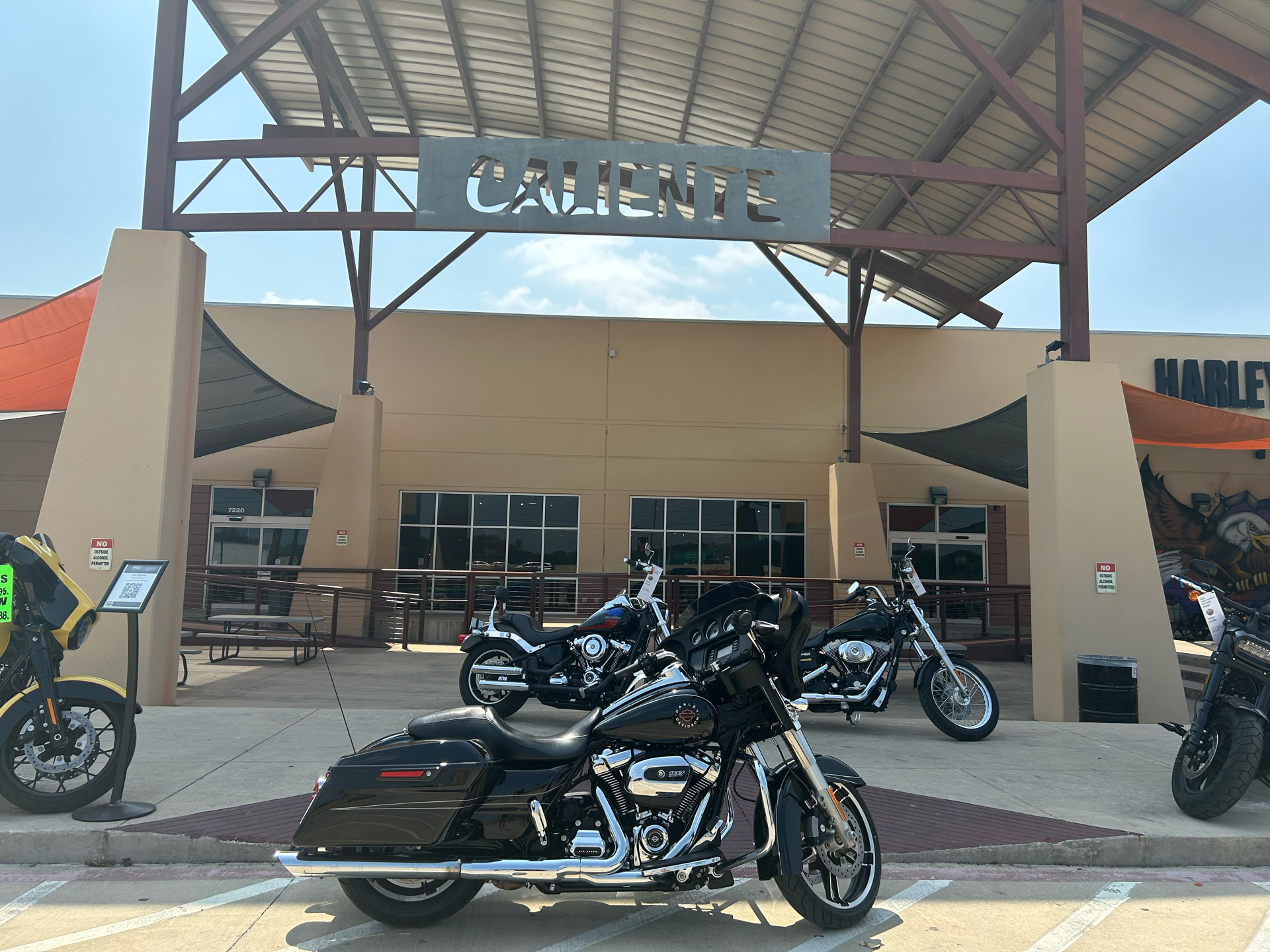 2017 Harley-Davidson Street Glide® in San Antonio, Texas - Photo 1