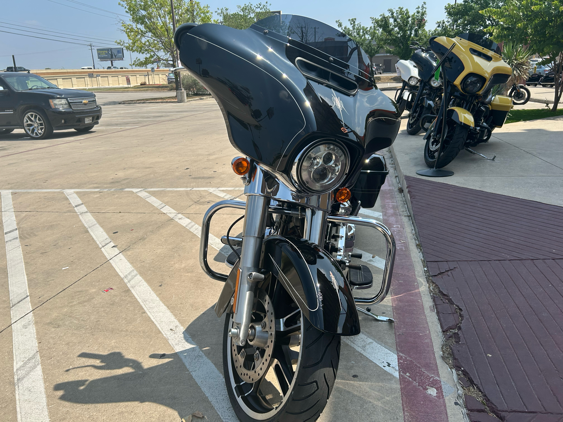 2017 Harley-Davidson Street Glide® in San Antonio, Texas - Photo 3
