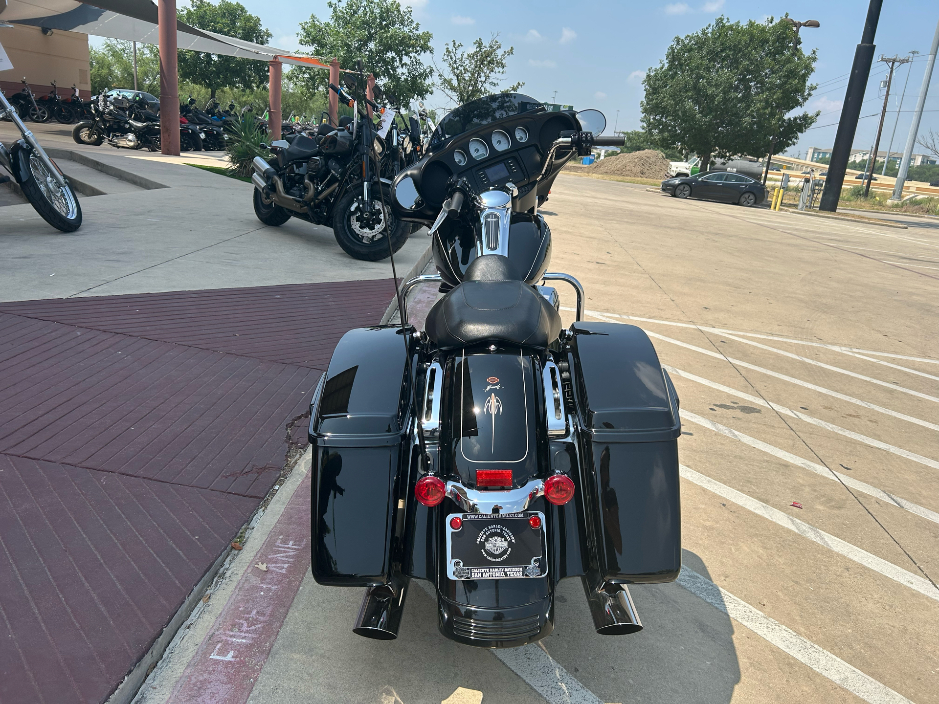 2017 Harley-Davidson Street Glide® in San Antonio, Texas - Photo 7