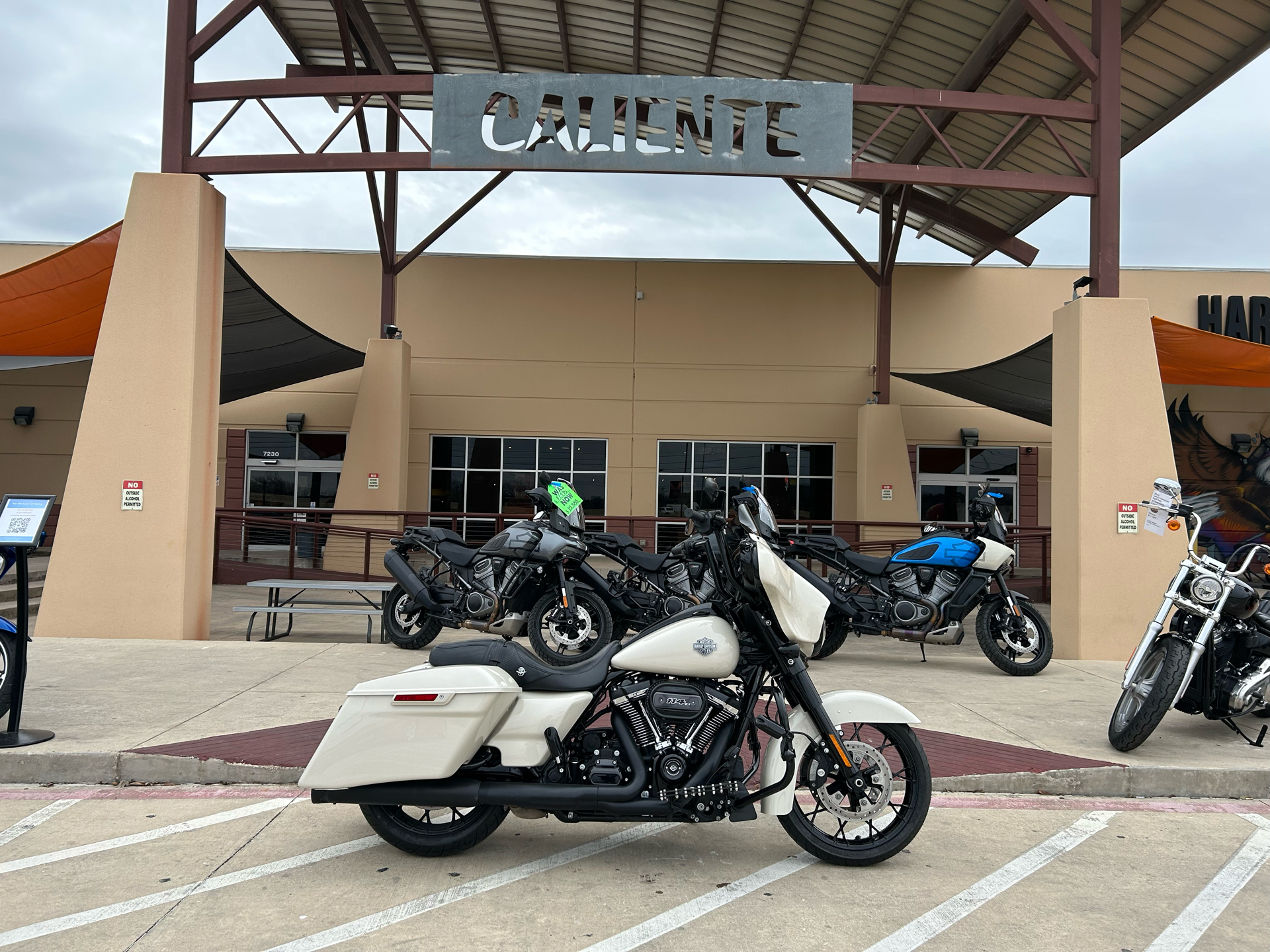 2022 Harley-Davidson Street Glide® Special in San Antonio, Texas - Photo 1