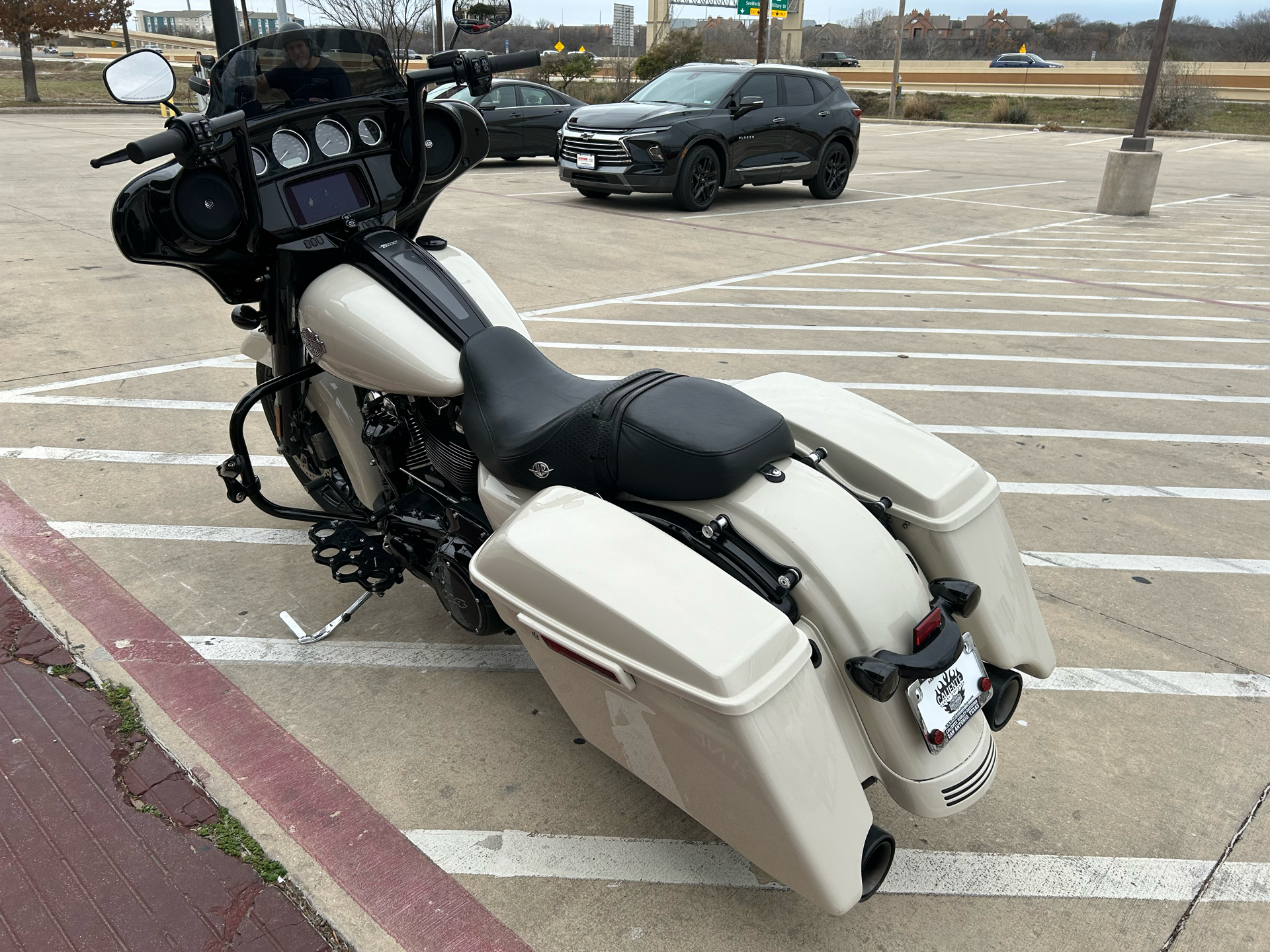 2022 Harley-Davidson Street Glide® Special in San Antonio, Texas - Photo 6