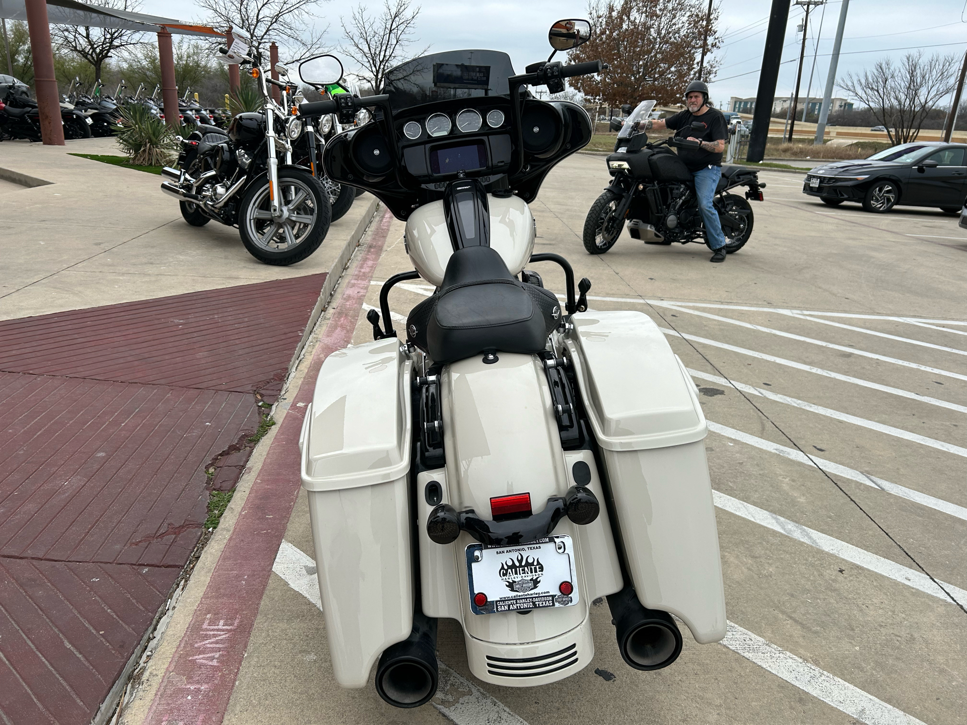 2022 Harley-Davidson Street Glide® Special in San Antonio, Texas - Photo 7