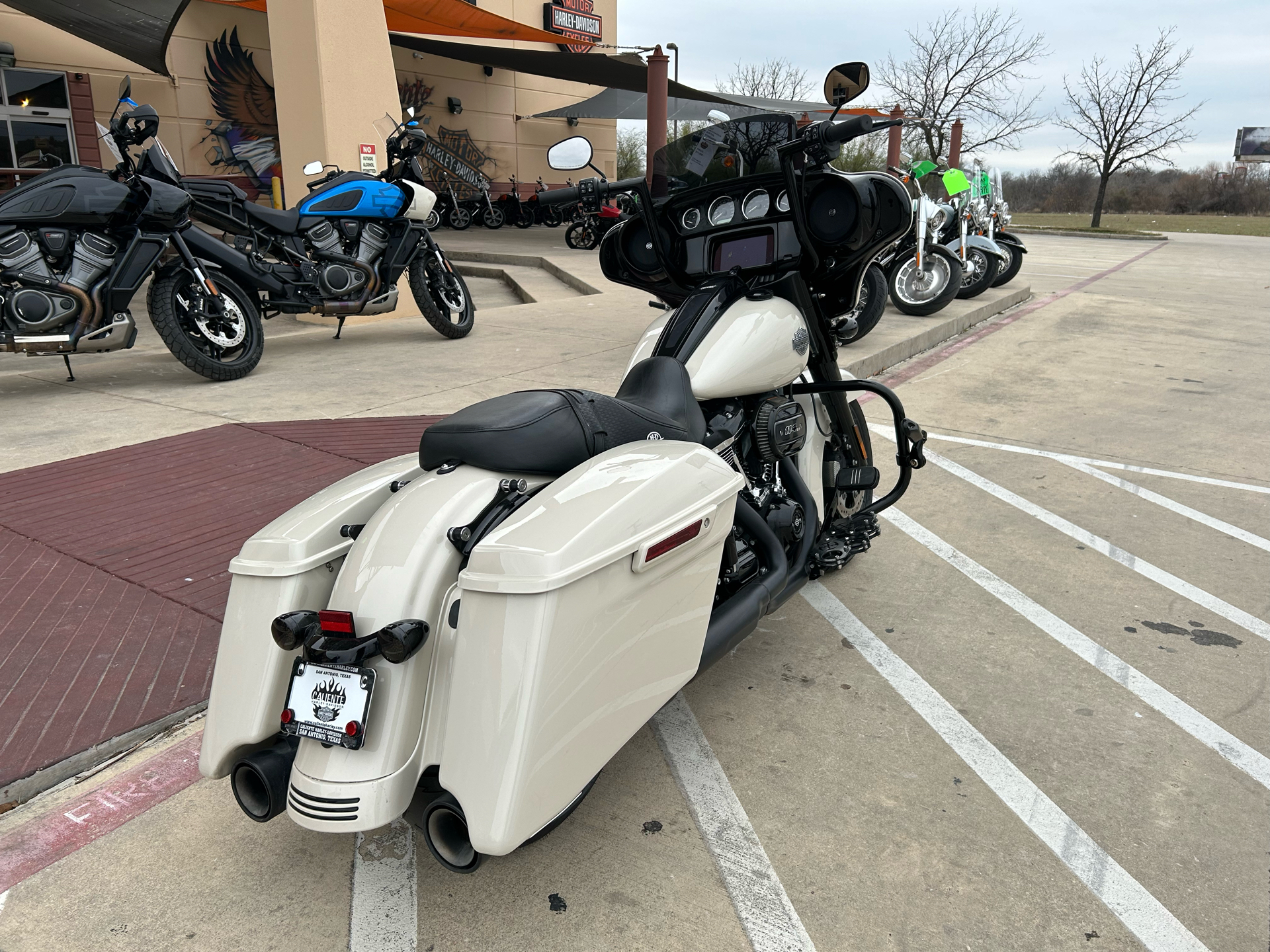 2022 Harley-Davidson Street Glide® Special in San Antonio, Texas - Photo 8