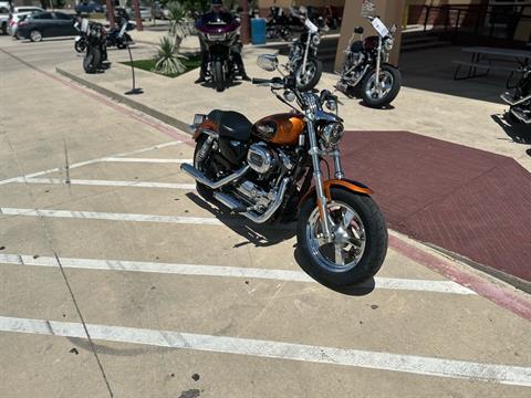 2016 Harley-Davidson 1200 Custom in San Antonio, Texas - Photo 2