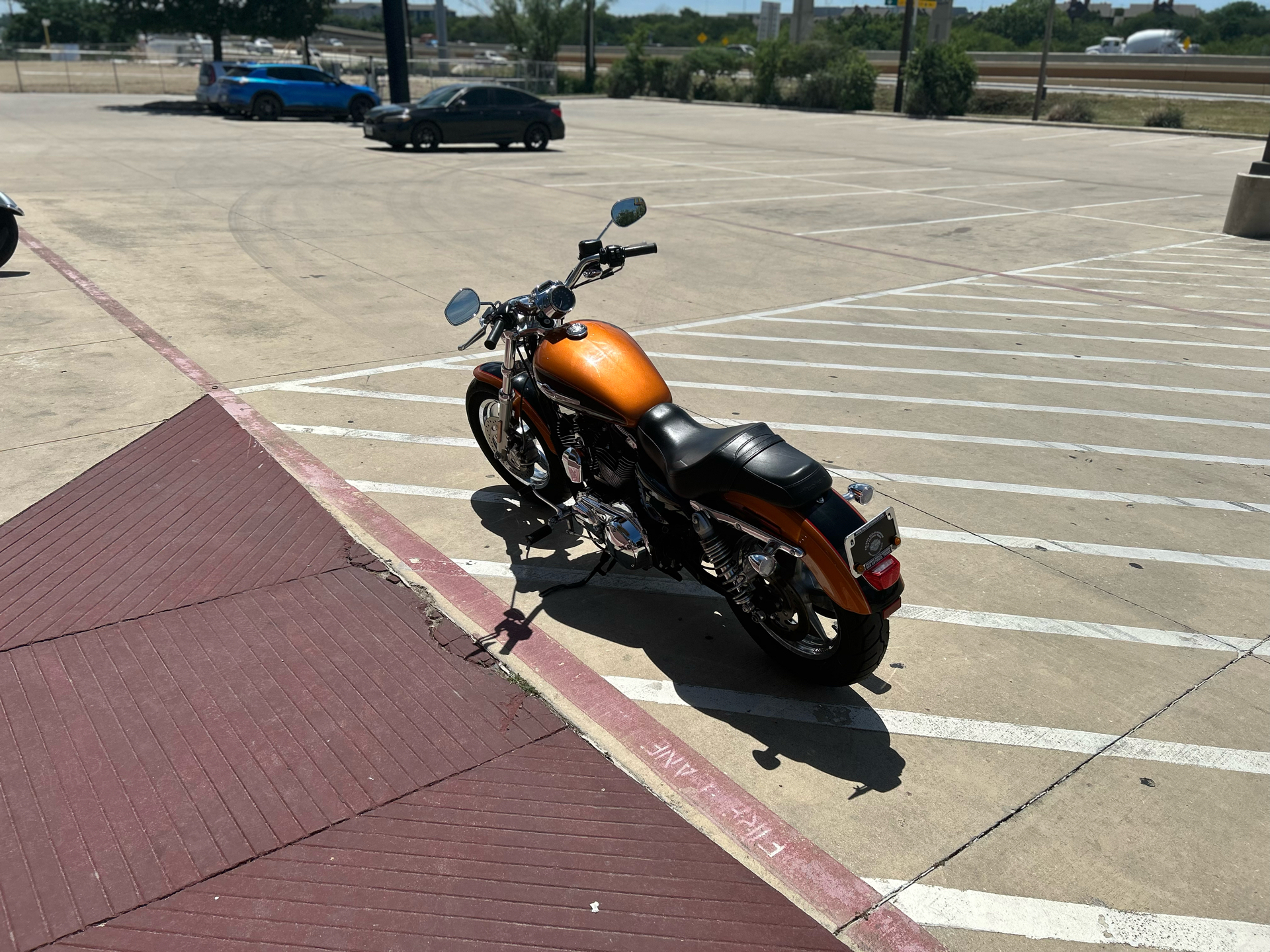 2016 Harley-Davidson 1200 Custom in San Antonio, Texas - Photo 6
