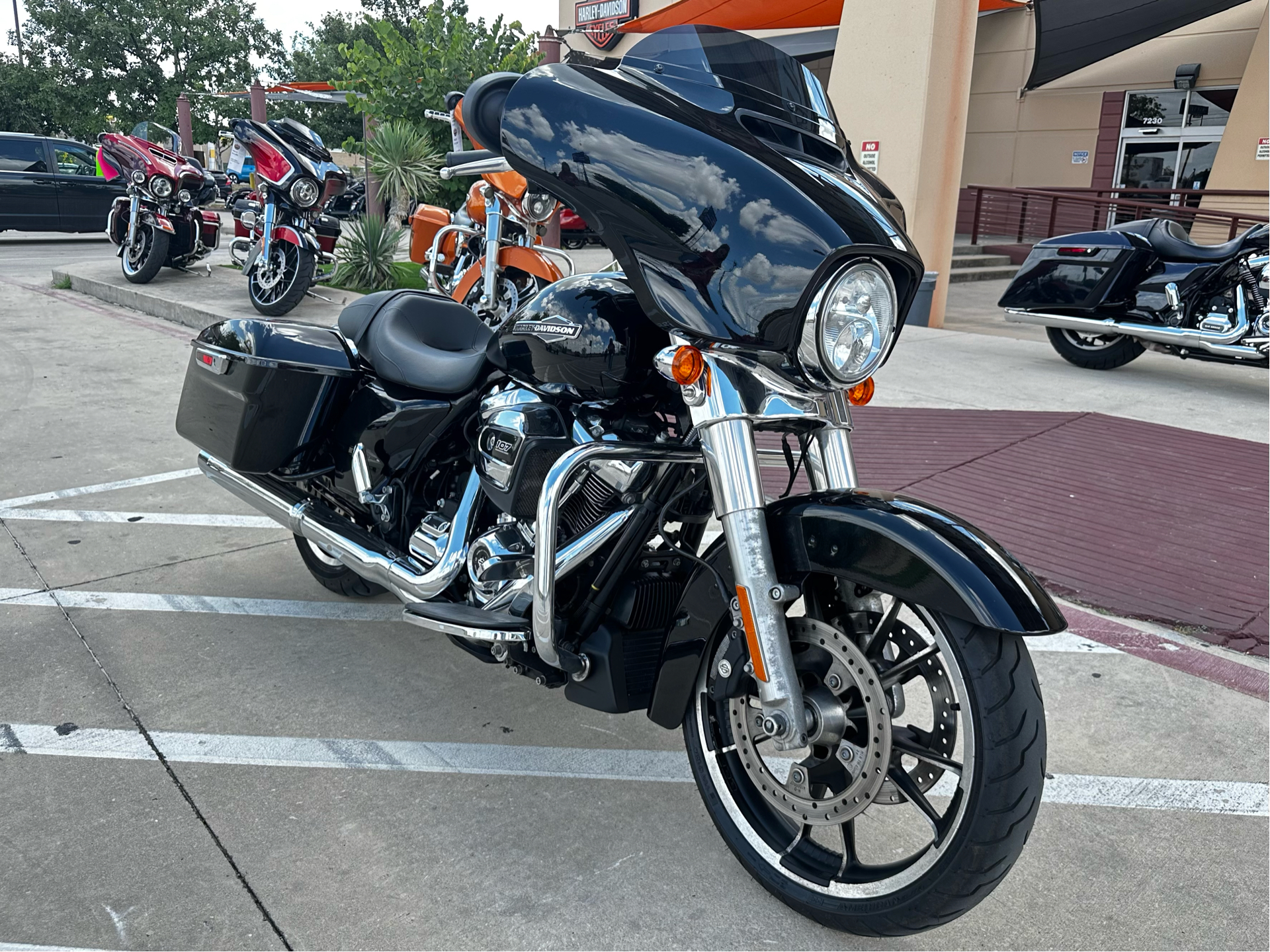 2023 Harley-Davidson Street Glide® in San Antonio, Texas - Photo 2