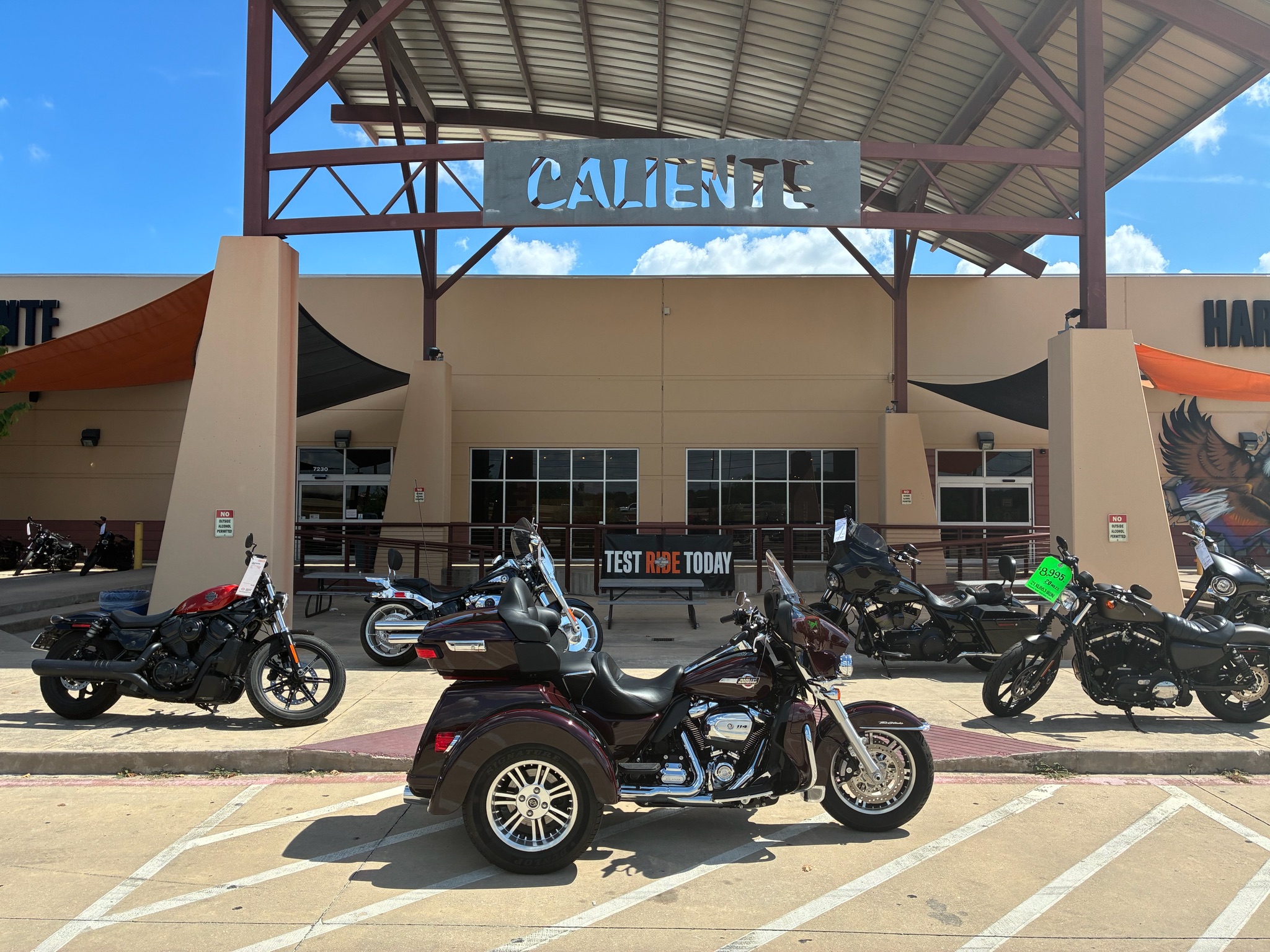 2022 Harley-Davidson Tri Glide® Ultra 1