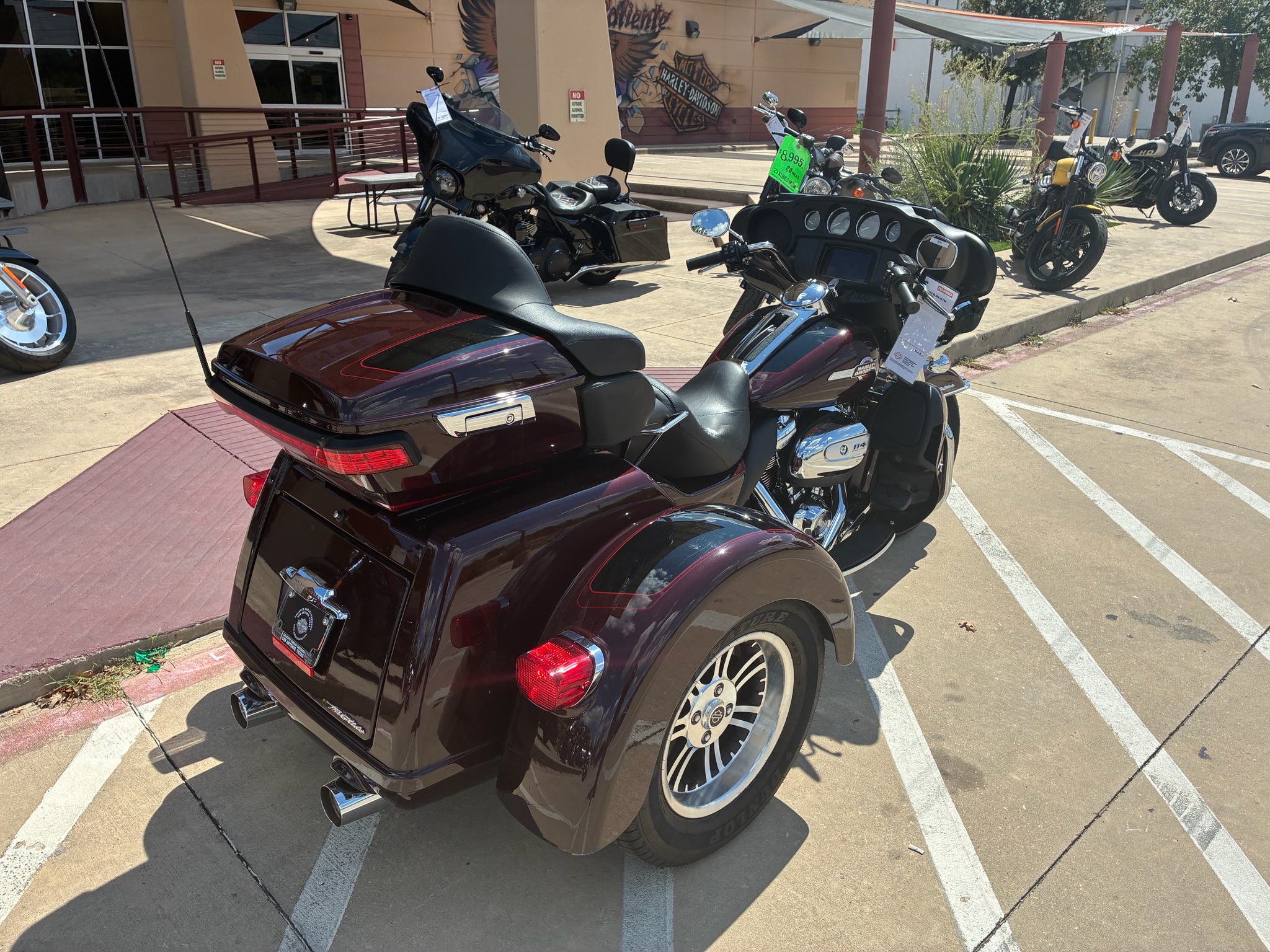 2022 Harley-Davidson Tri Glide® Ultra 8