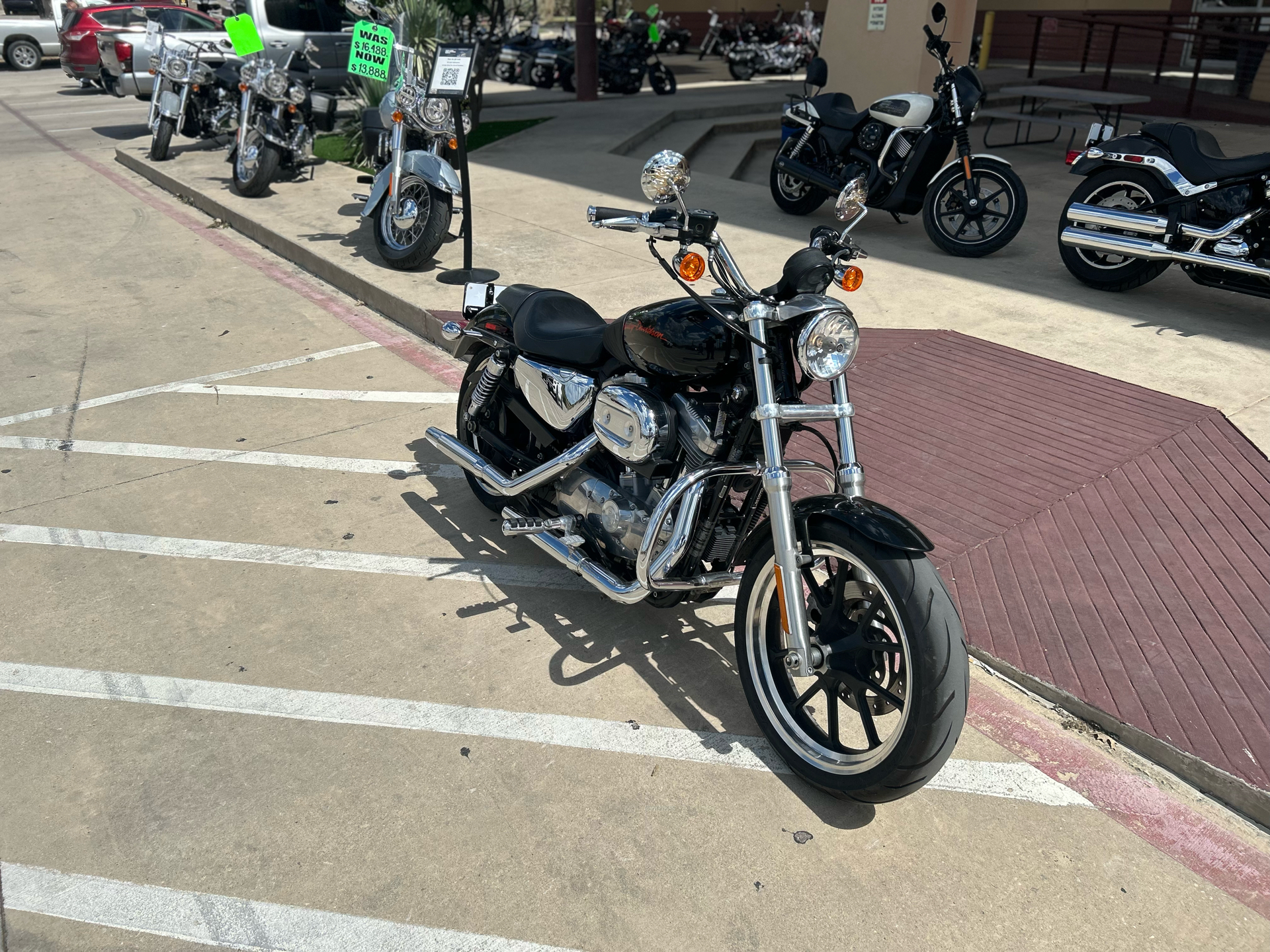 2013 Harley-Davidson Sportster® 883 SuperLow® in San Antonio, Texas - Photo 2
