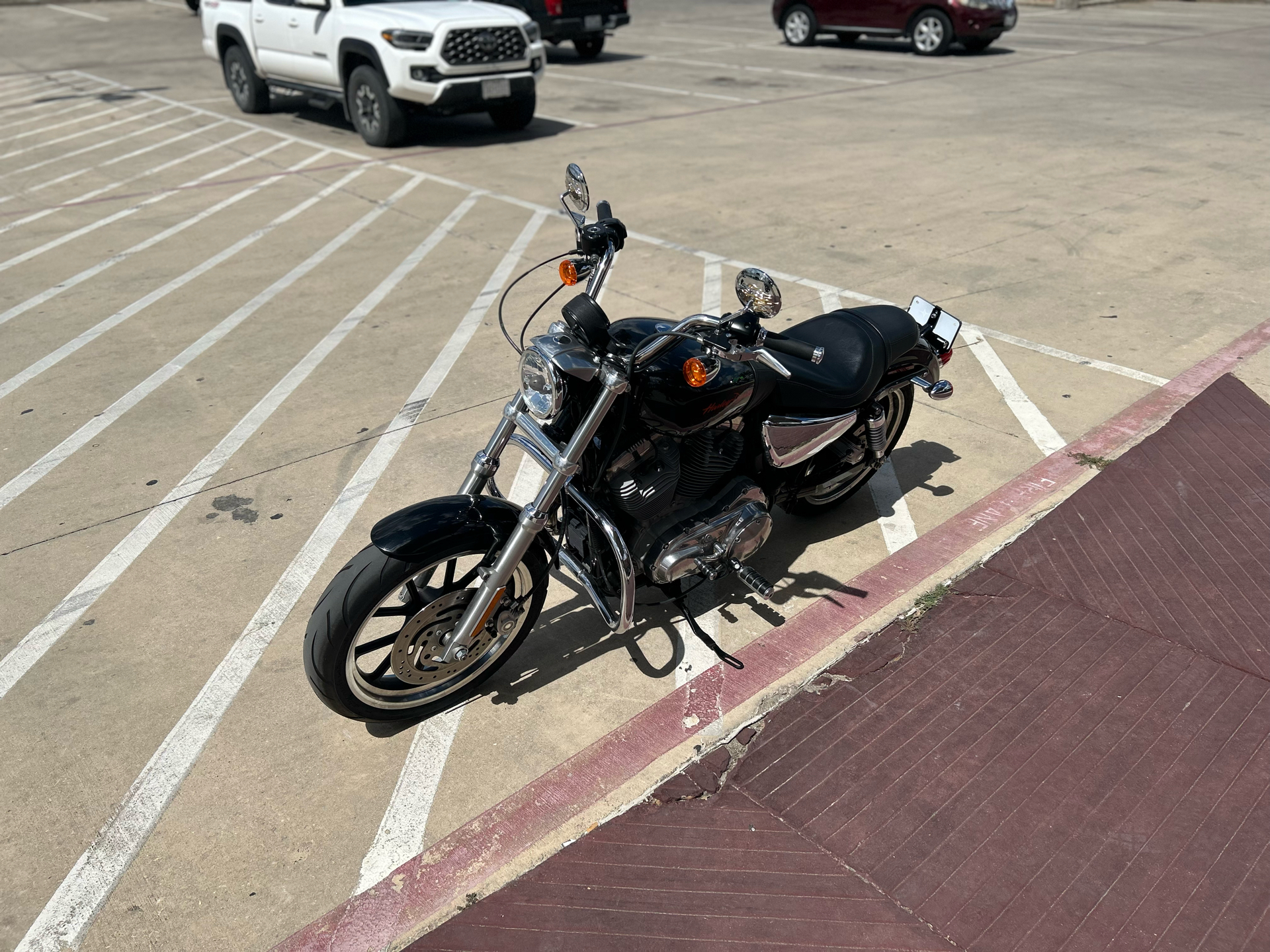 2013 Harley-Davidson Sportster® 883 SuperLow® in San Antonio, Texas - Photo 4