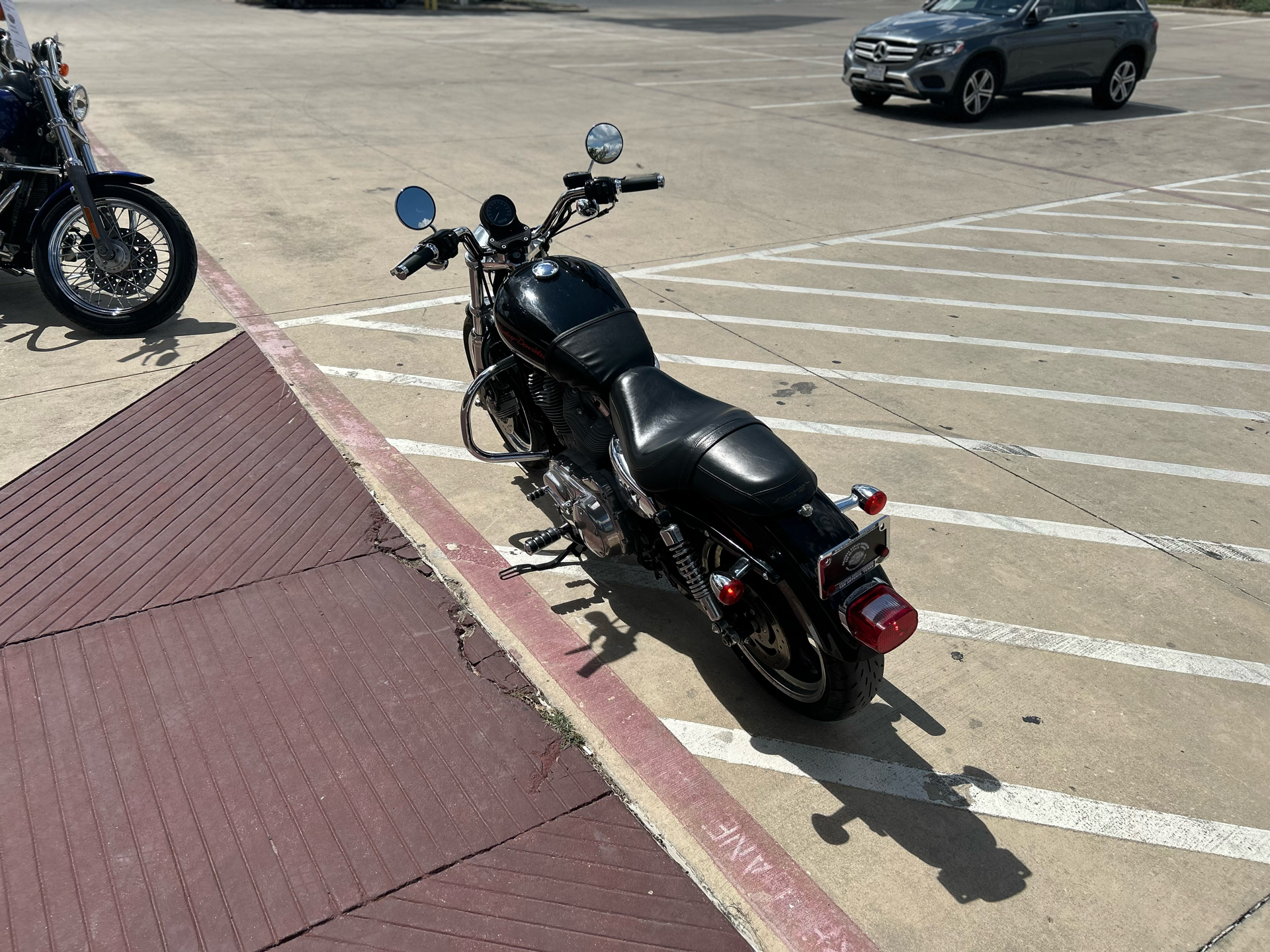 2013 Harley-Davidson Sportster® 883 SuperLow® in San Antonio, Texas - Photo 6