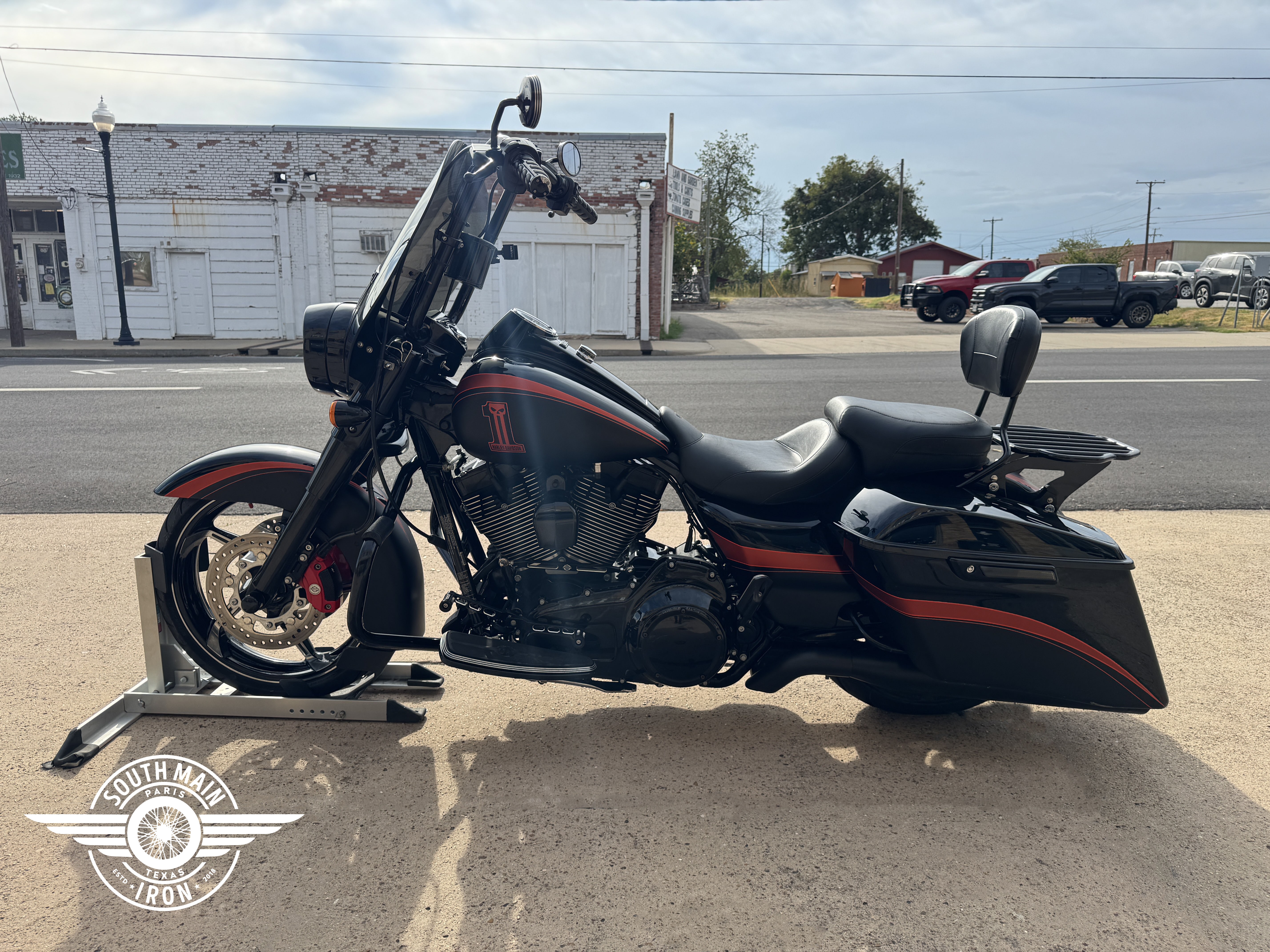 2016 Harley-Davidson Road King® 10