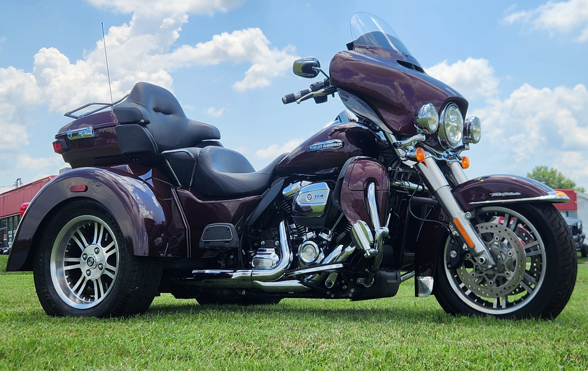 2019 Harley-Davidson Tri Glide® Ultra in Marietta, Ohio - Photo 2