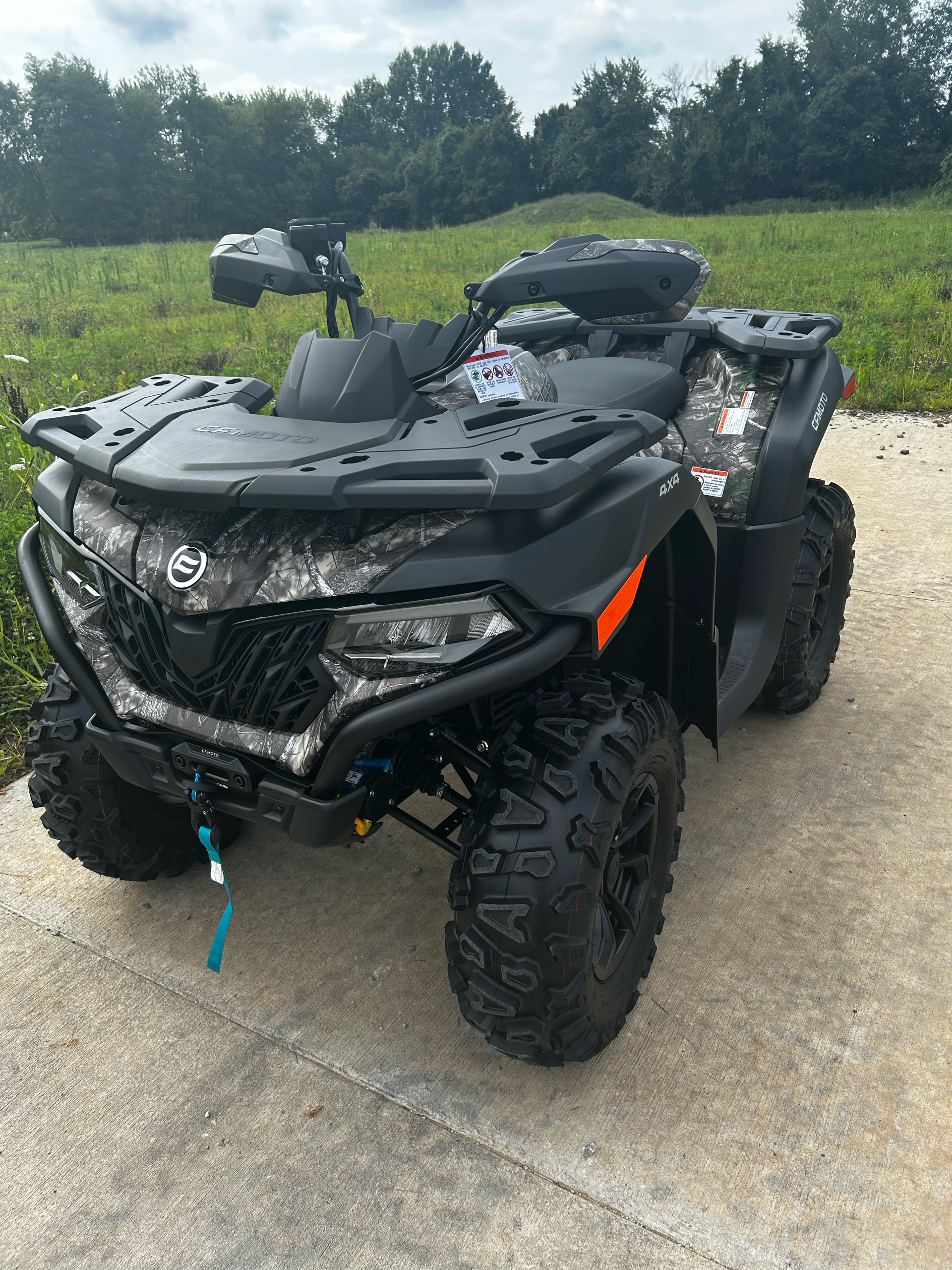 2025 CFMOTO CForce 600 in Marietta, Ohio - Photo 2