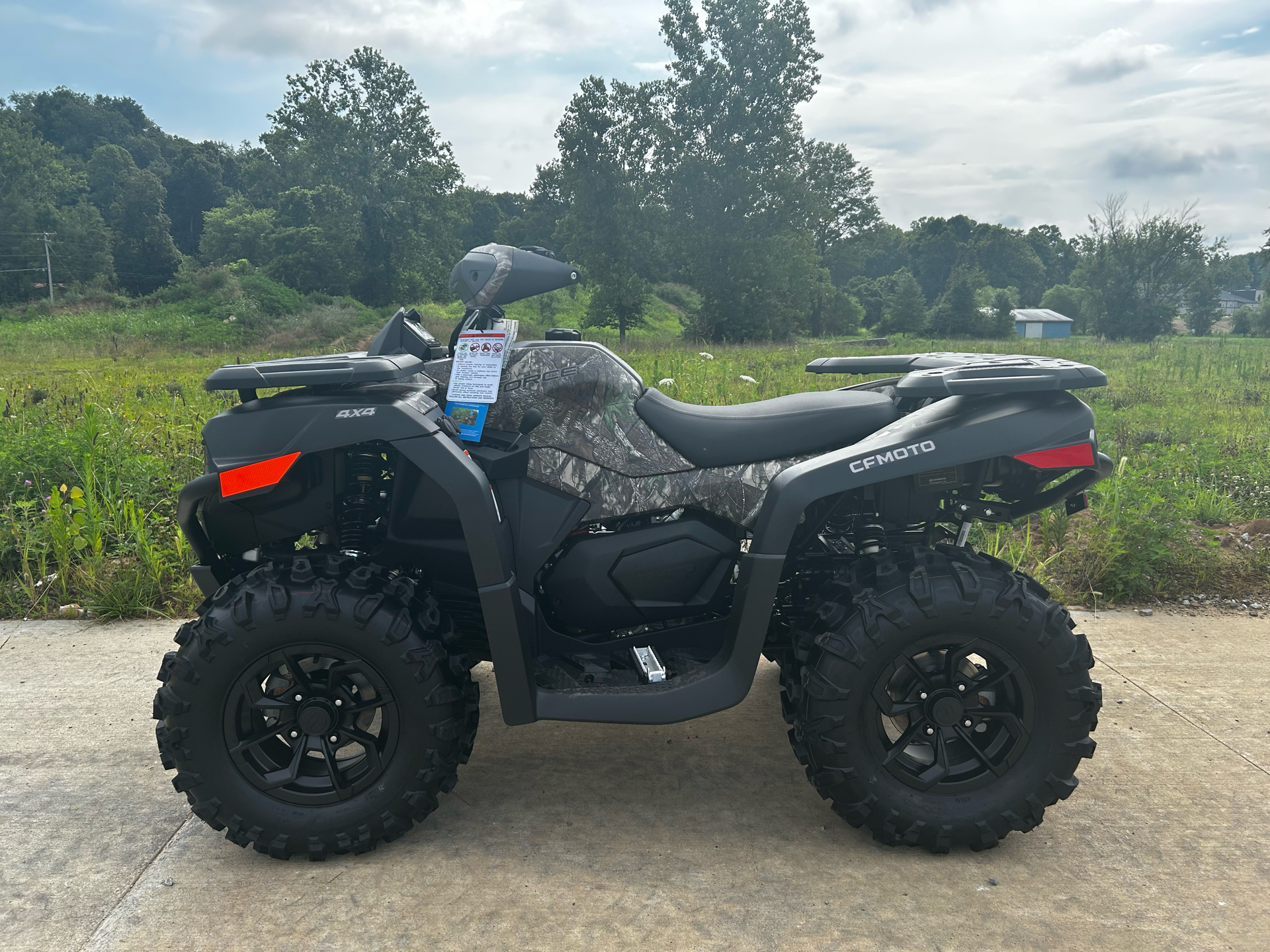 2025 CFMOTO CForce 600 in Marietta, Ohio - Photo 1