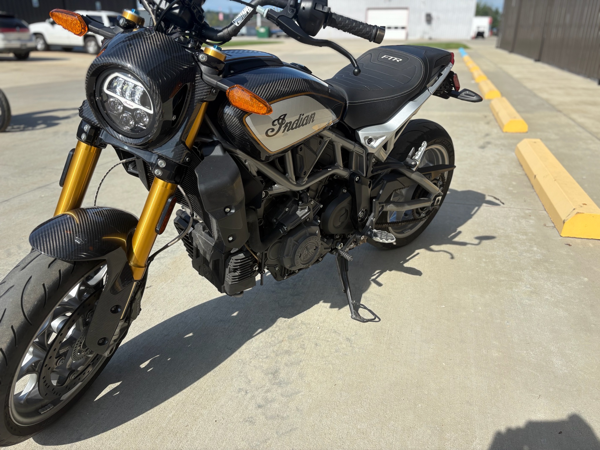 2023  FTR R Carbon 5