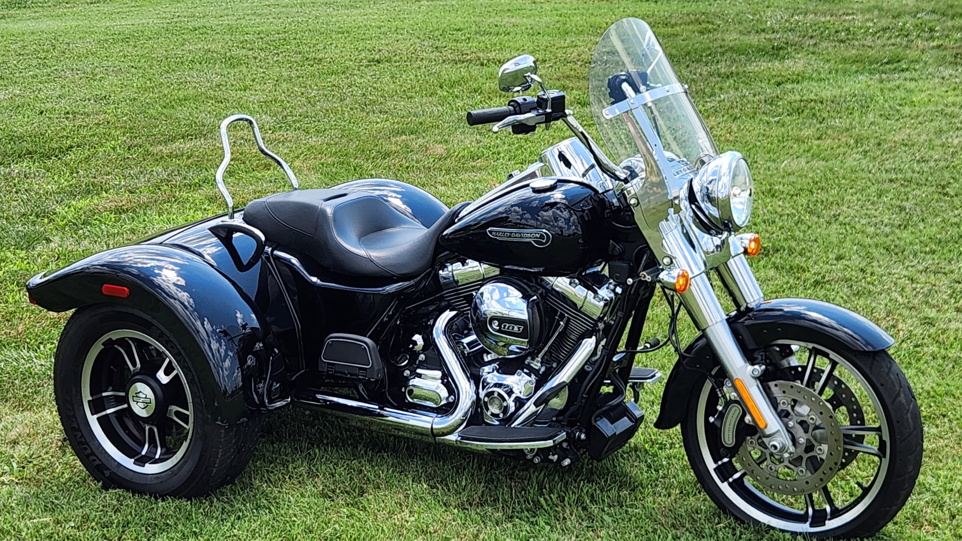 2016 Harley-Davidson TRIKE FREEWHEELER in Marietta, Ohio - Photo 2