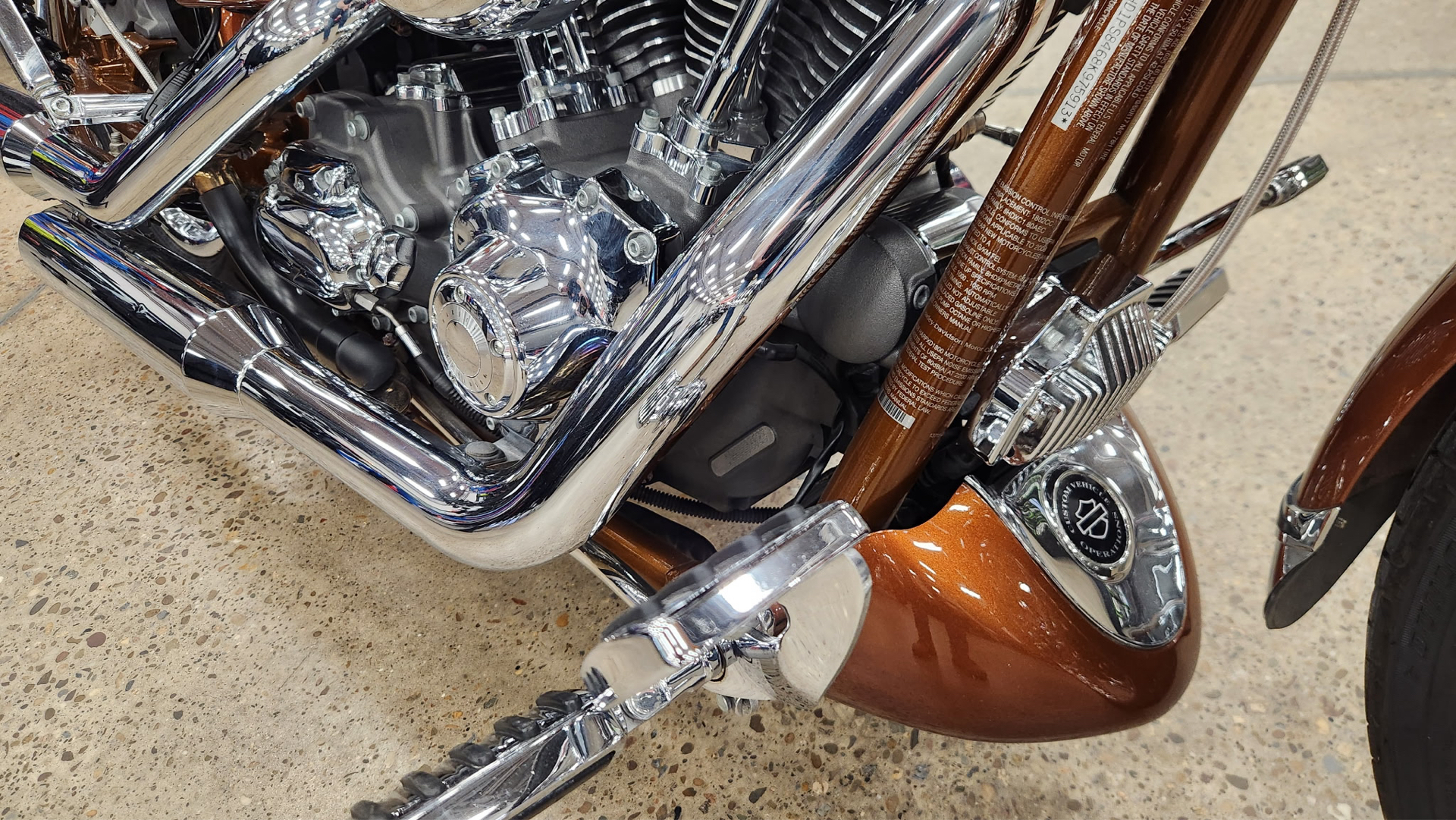 2008 Harley-Davidson CVO™ Screamin' Eagle® Dyna® in Marietta, Ohio - Photo 5